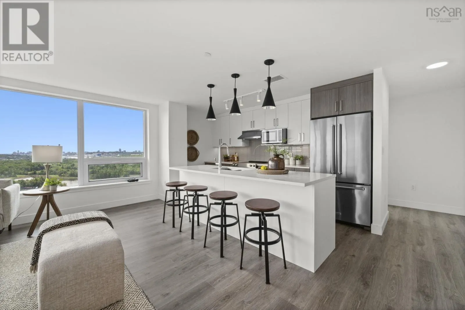 1704 72 Seapoint Road