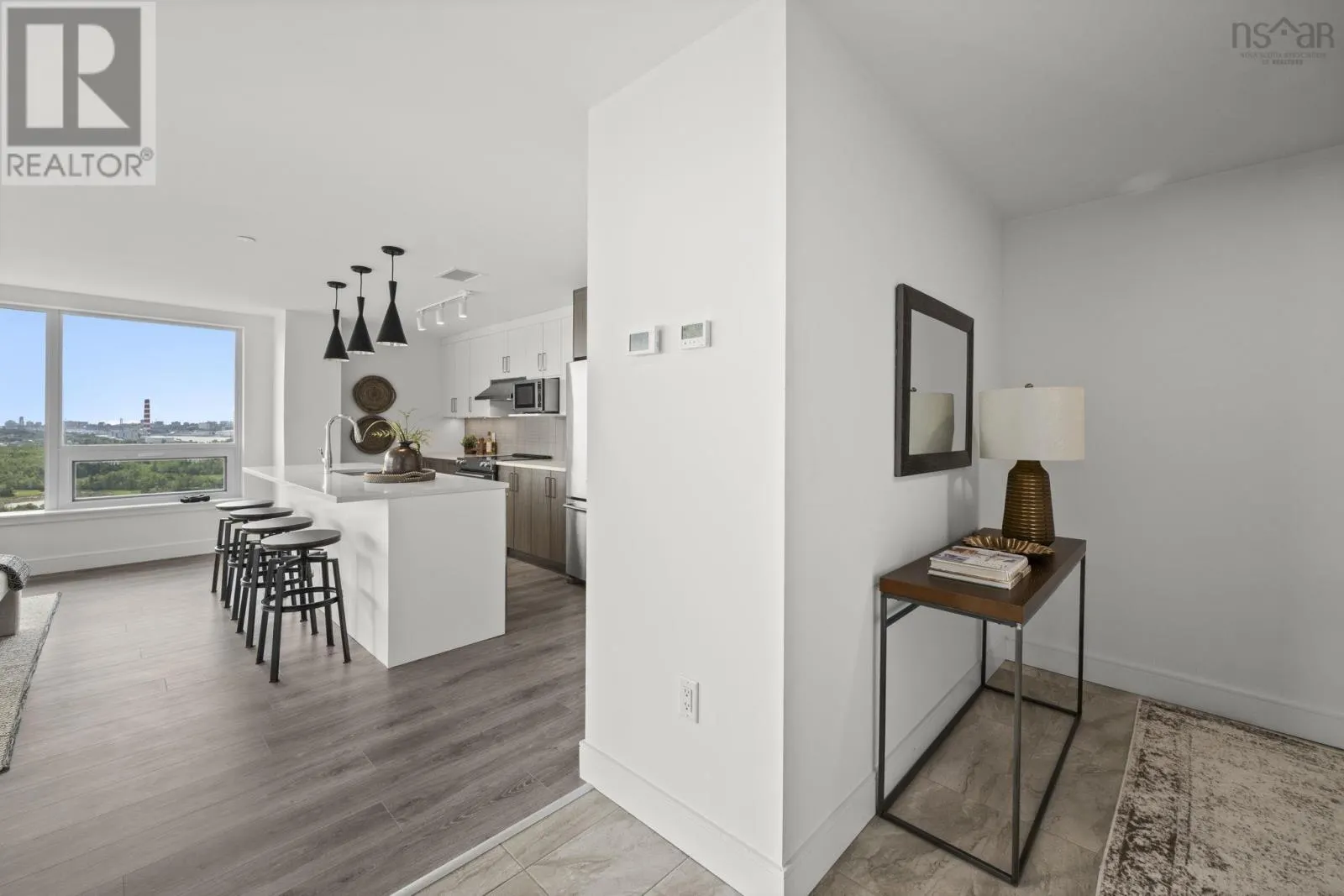 1704 72 Seapoint Road