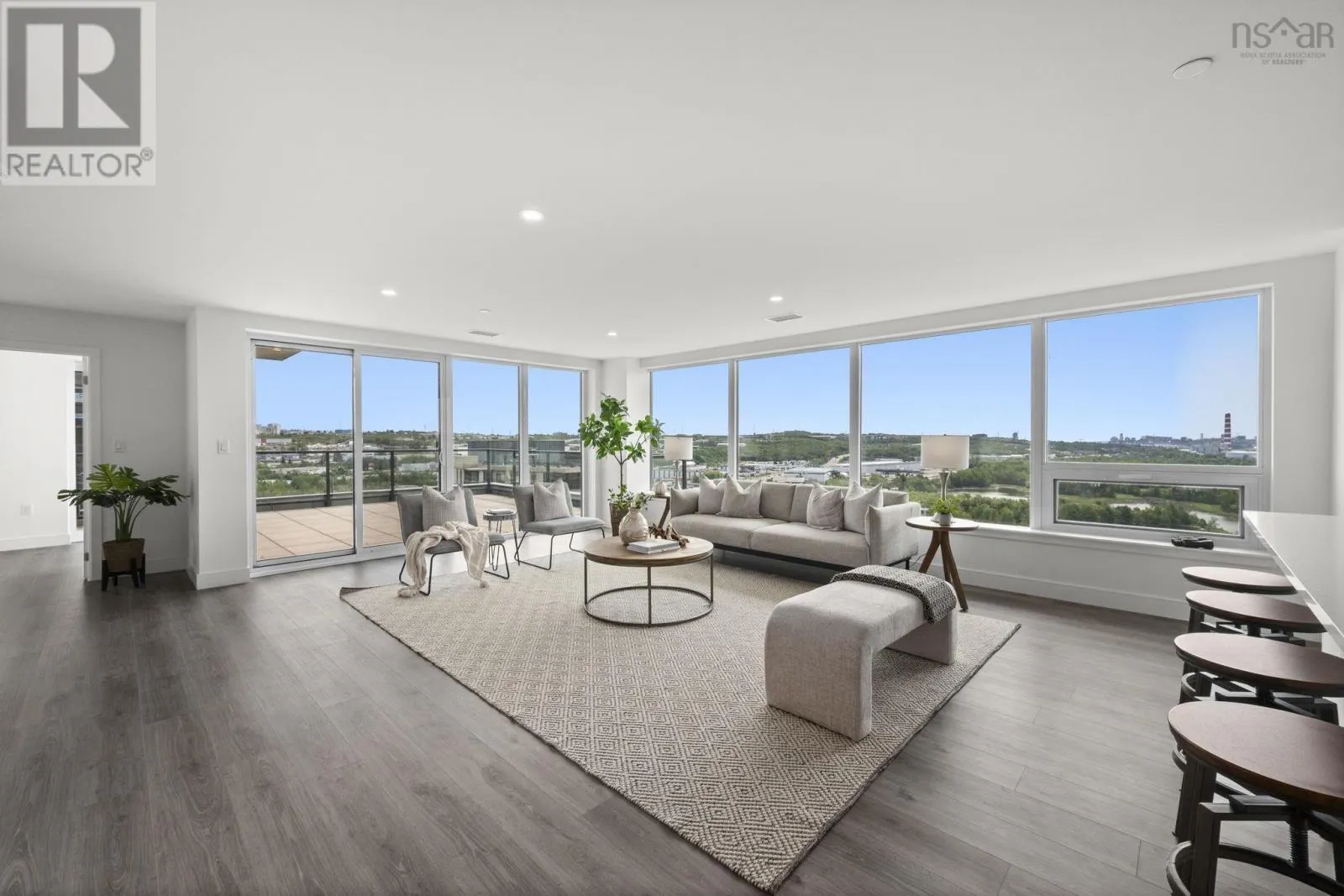 1704 72 Seapoint Road