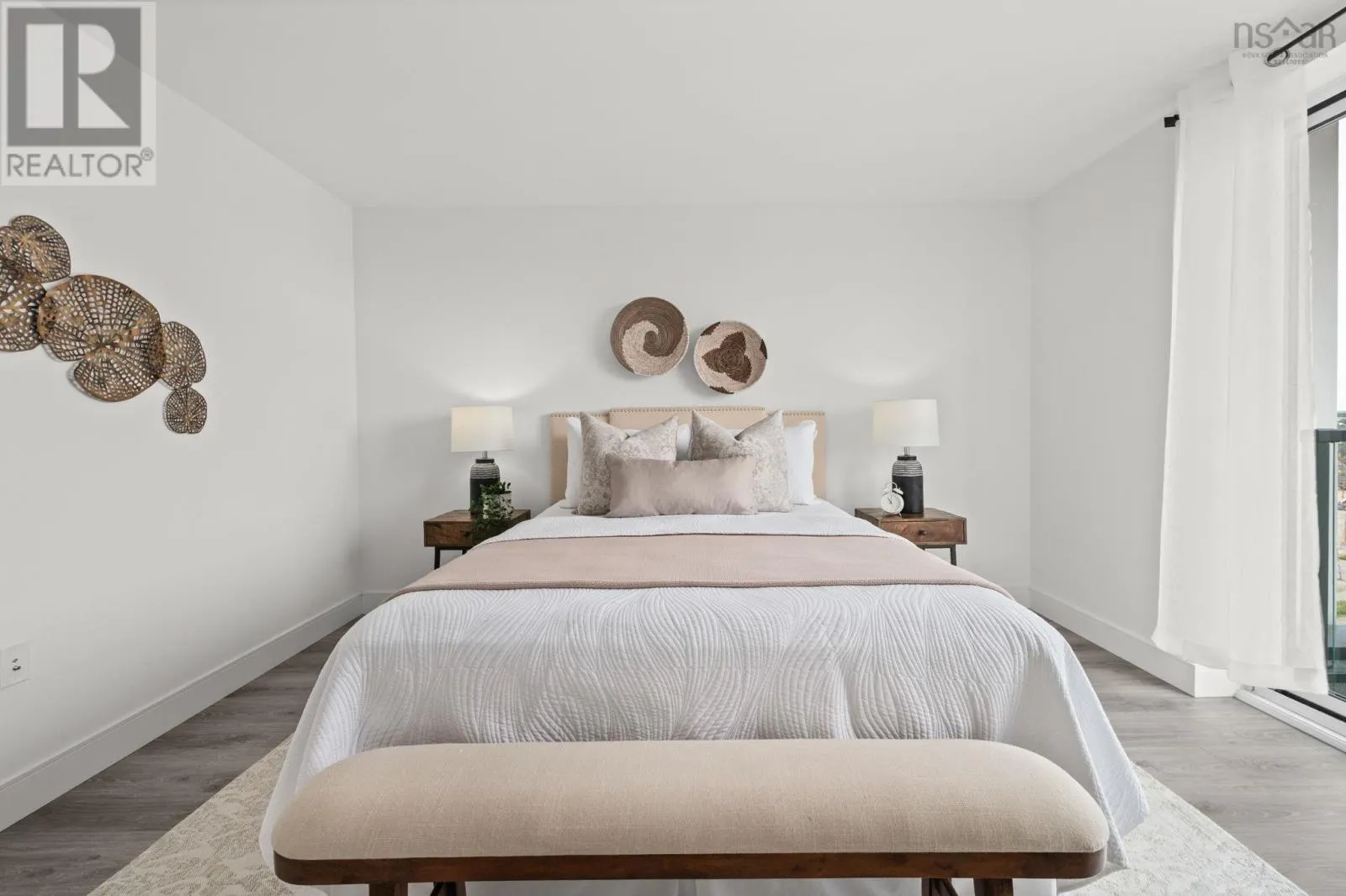 1704 72 Seapoint Road