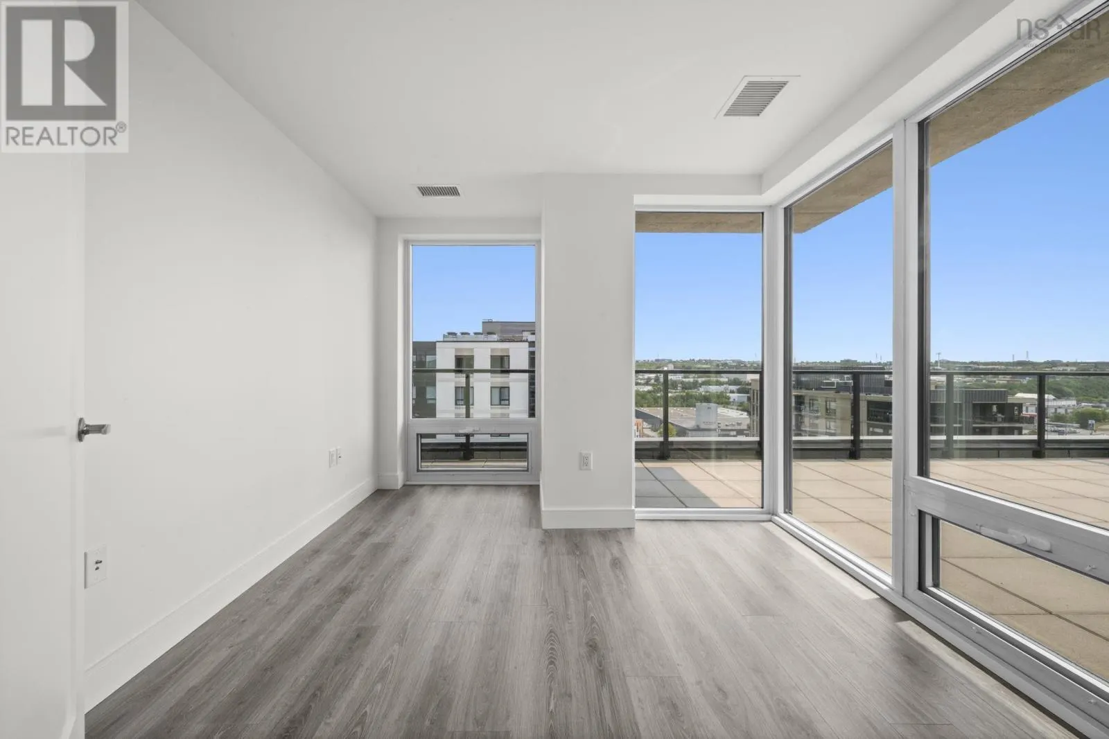 1704 72 Seapoint Road