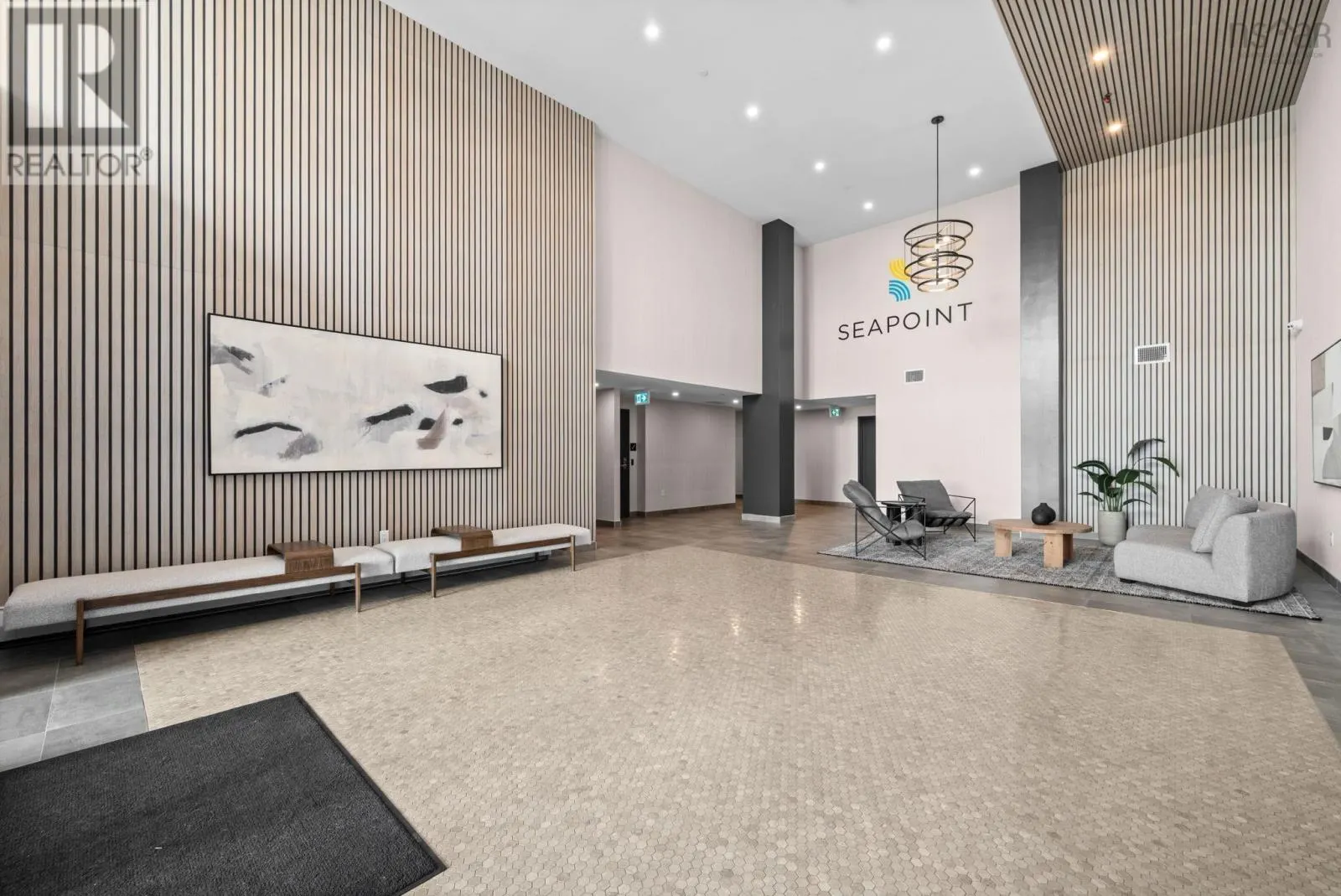 1704 72 Seapoint Road