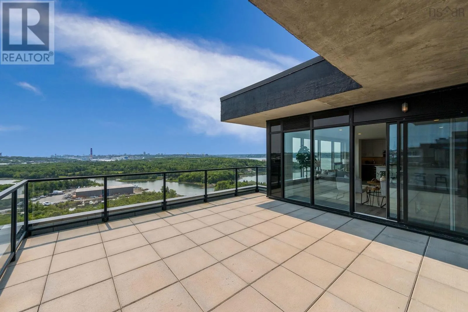 1704 72 Seapoint Road