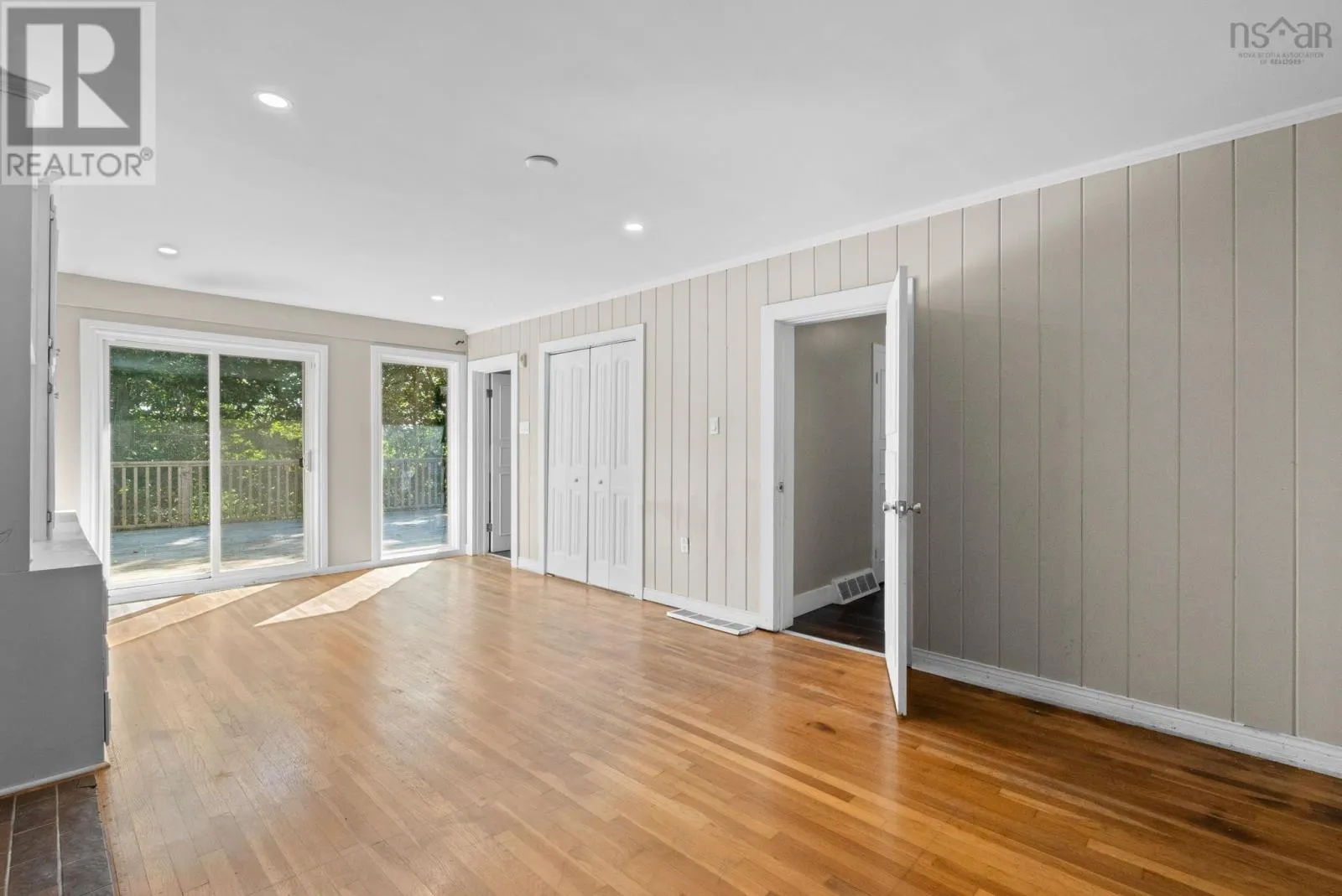 6 Laurentide Drive