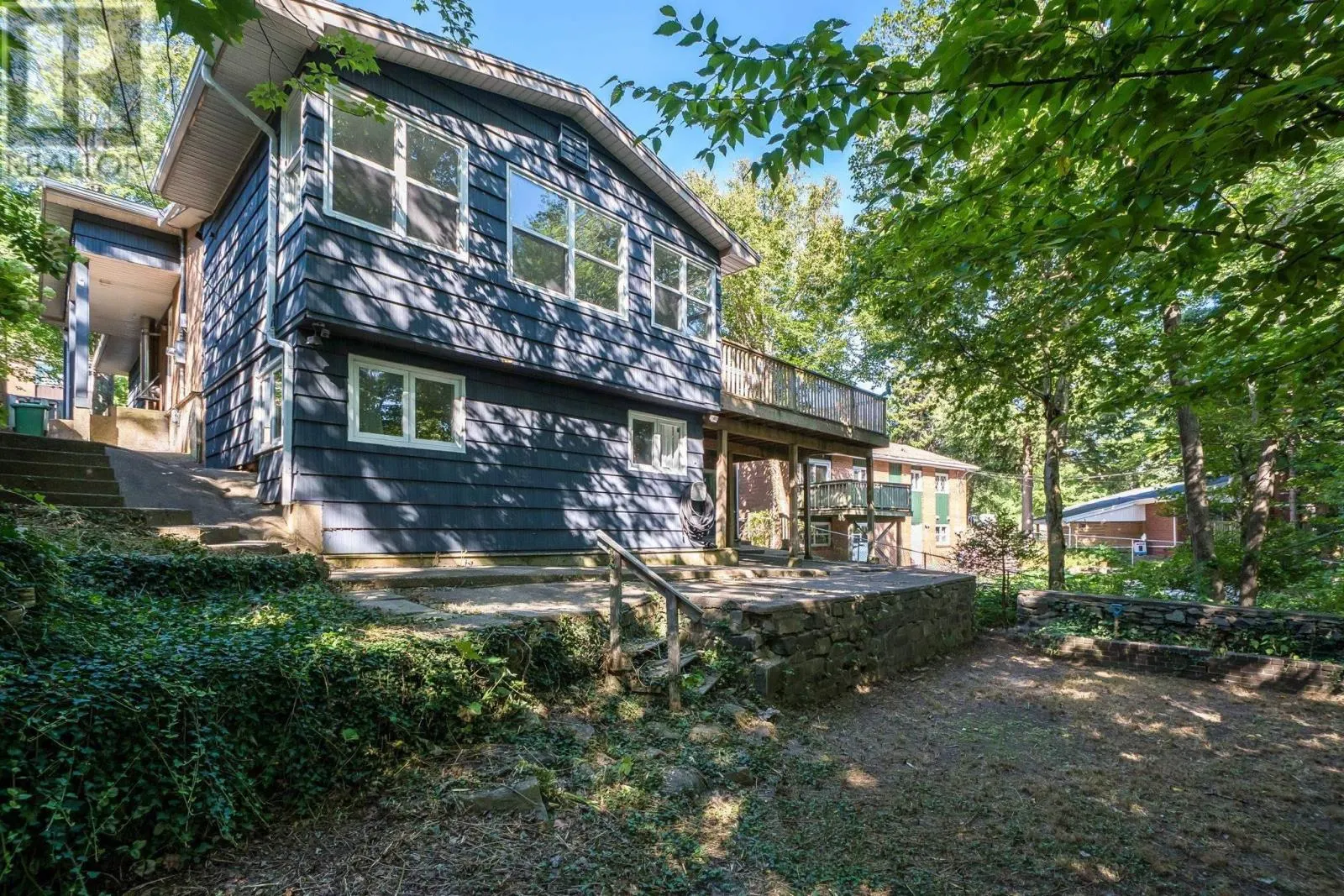 6 Laurentide Drive