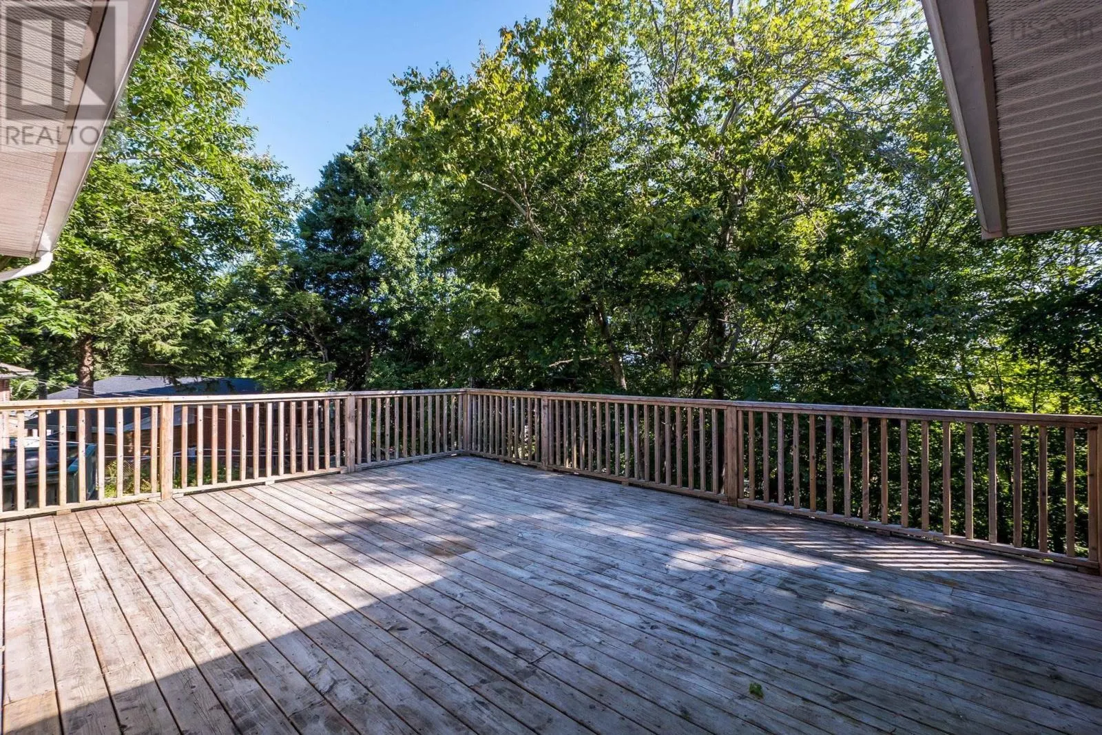 6 Laurentide Drive
