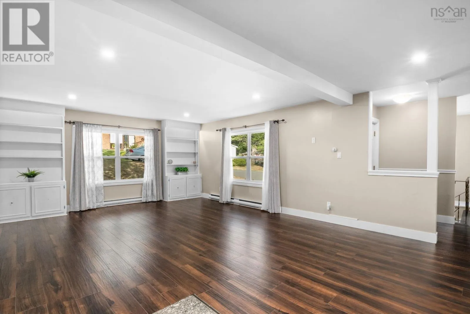 6 Laurentide Drive