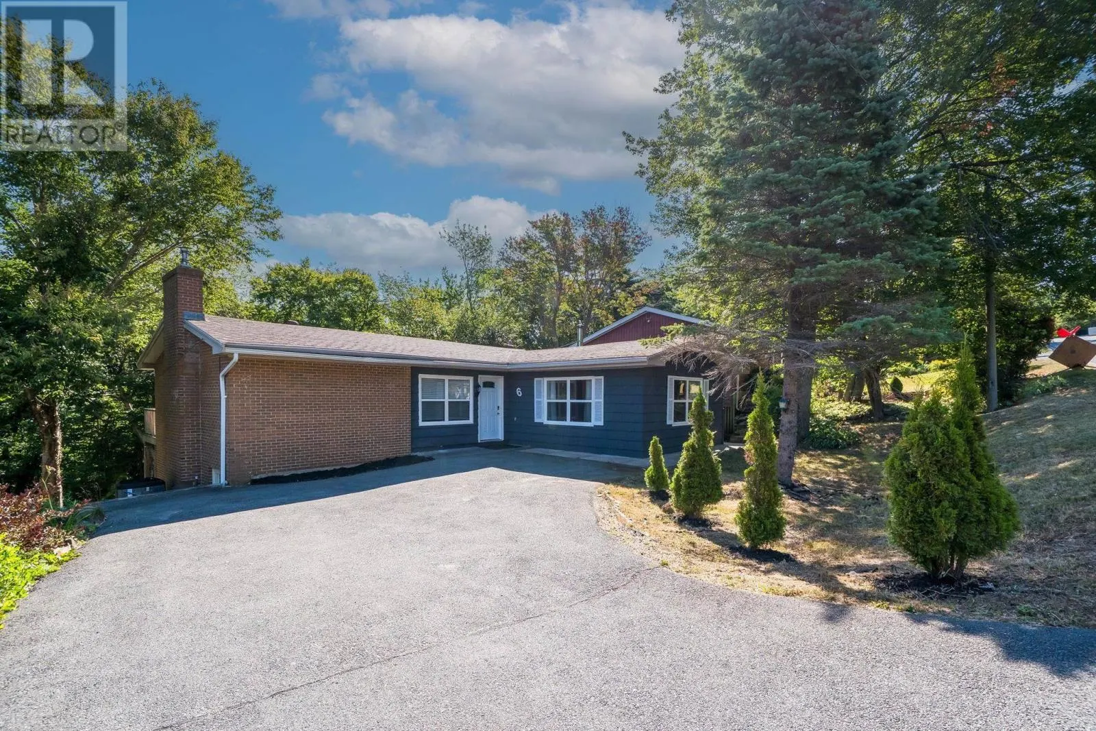 6 Laurentide Drive