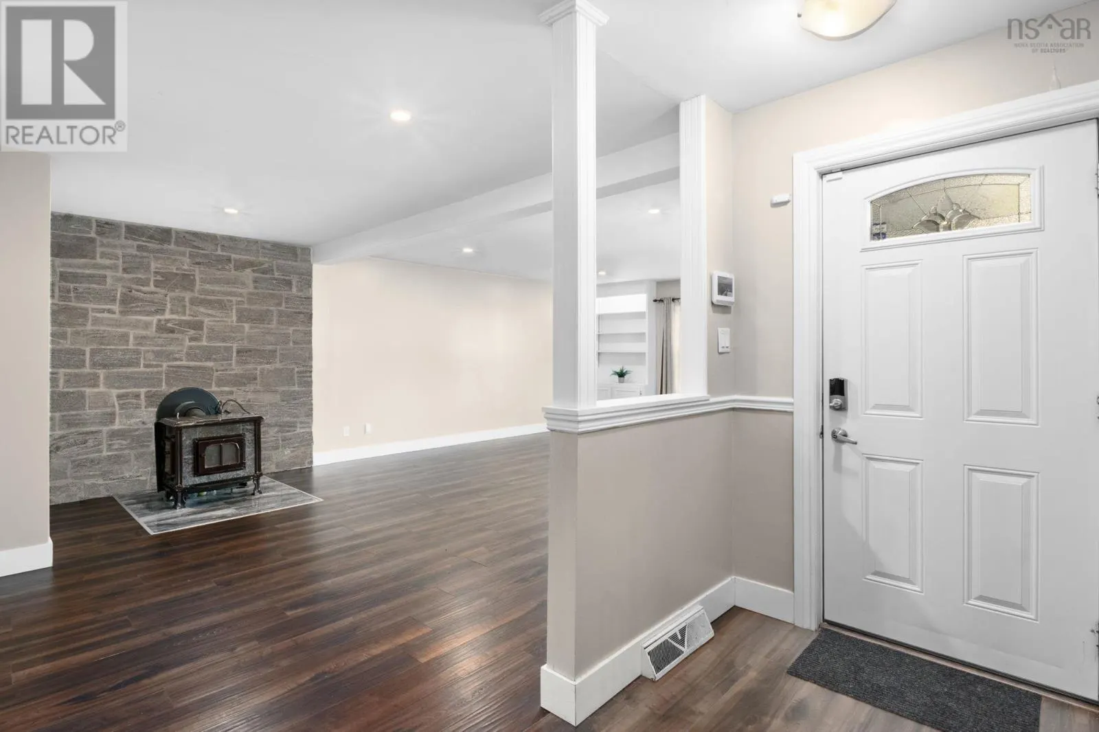 6 Laurentide Drive