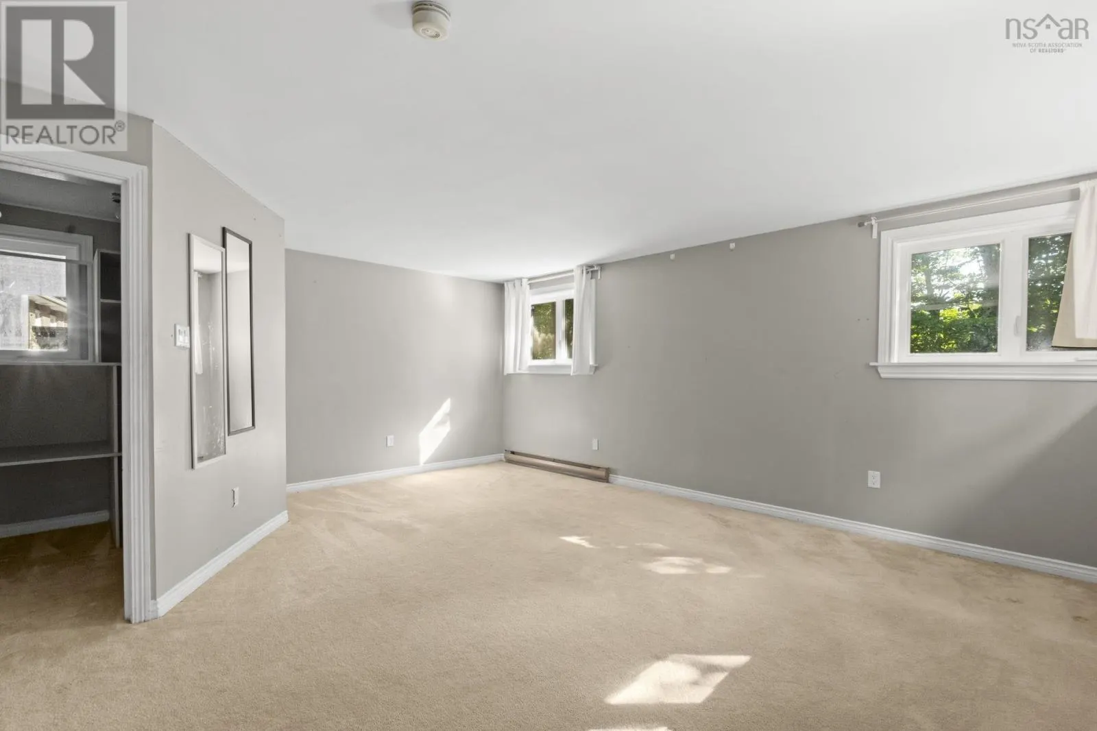 6 Laurentide Drive