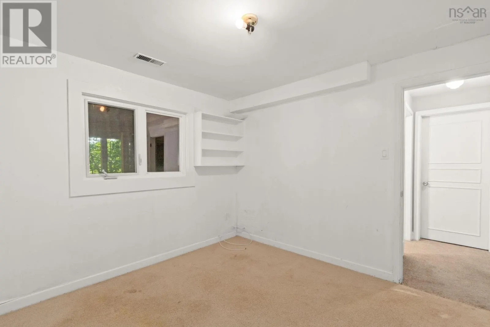 6 Laurentide Drive