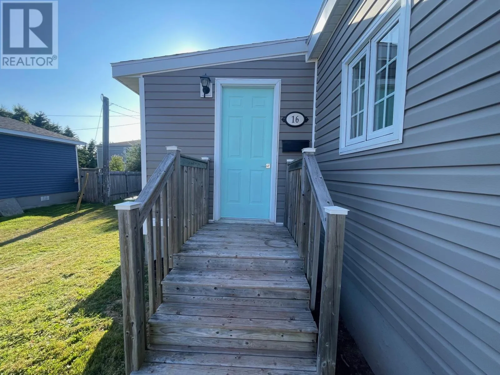 16 West Drive