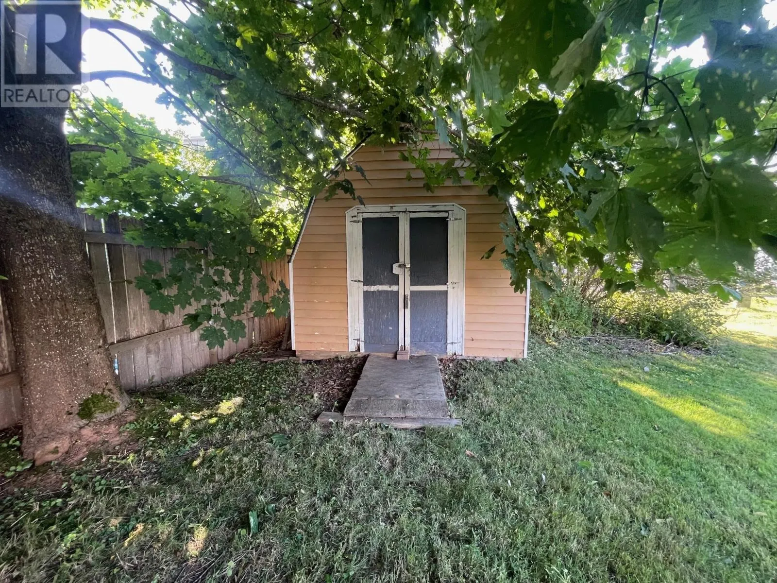 16 West Drive