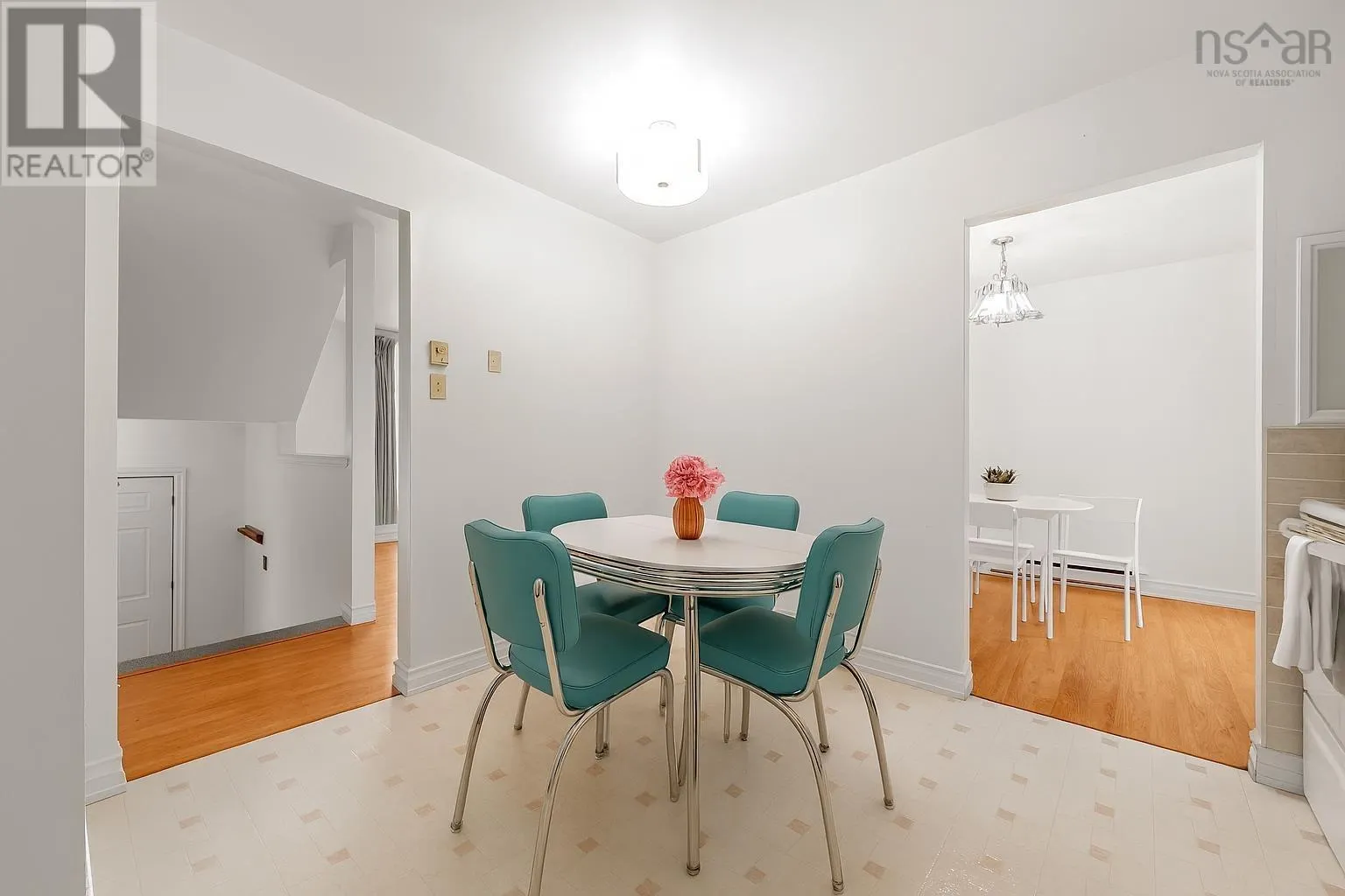 6 Venice Court