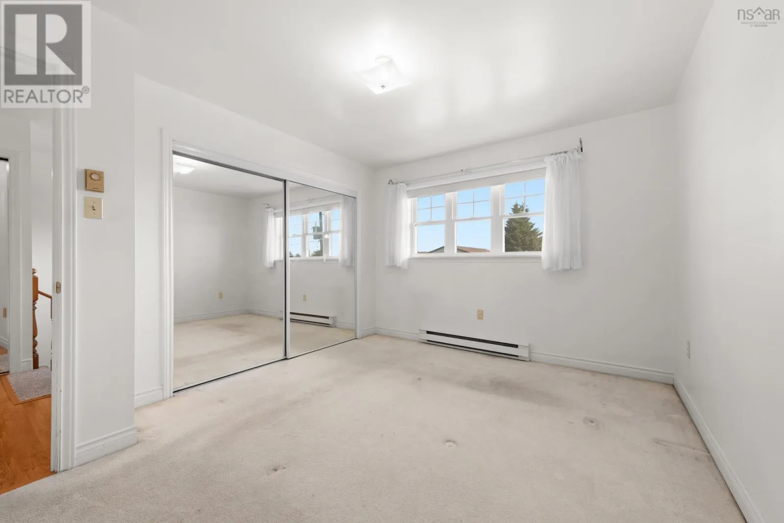 6 Venice Court
