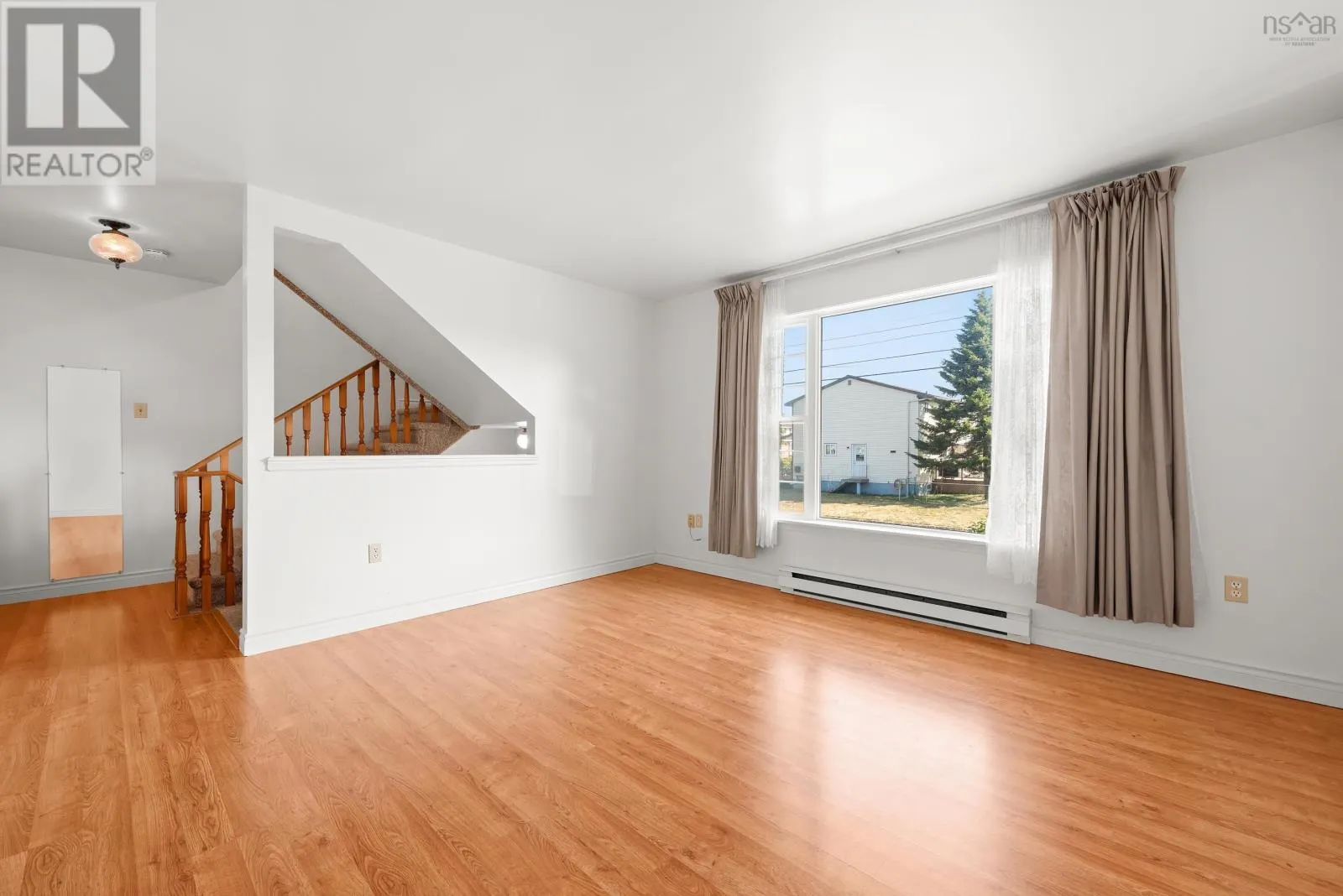 6 Venice Court
