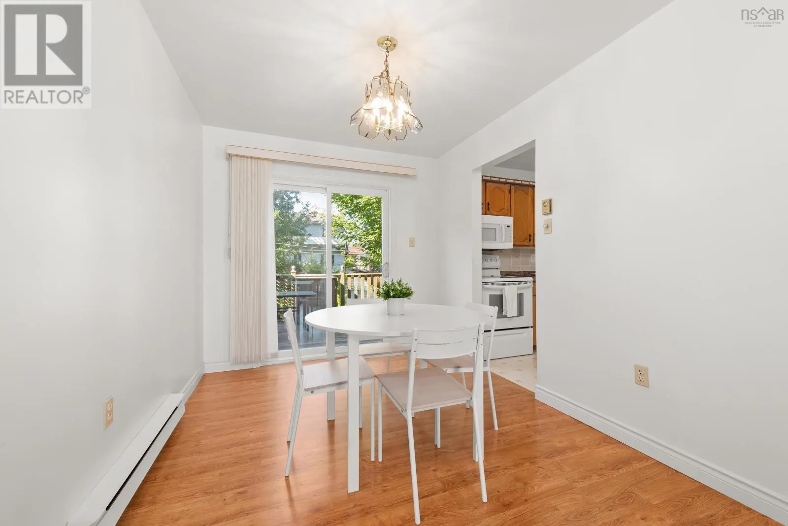 6 Venice Court