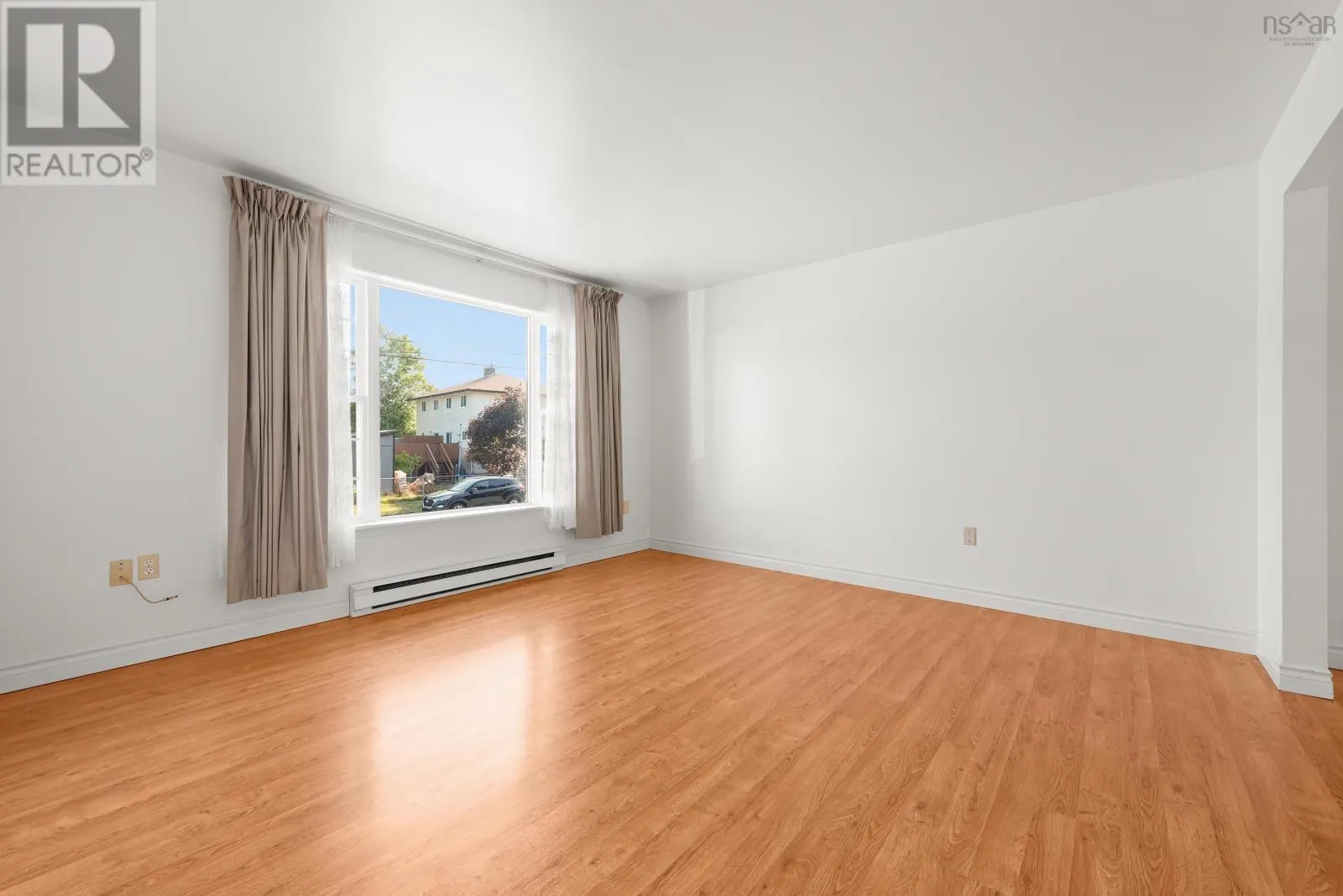 6 Venice Court