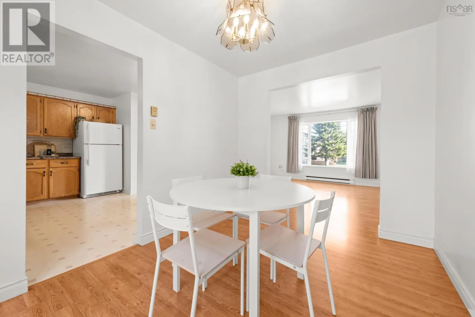 6 Venice Court