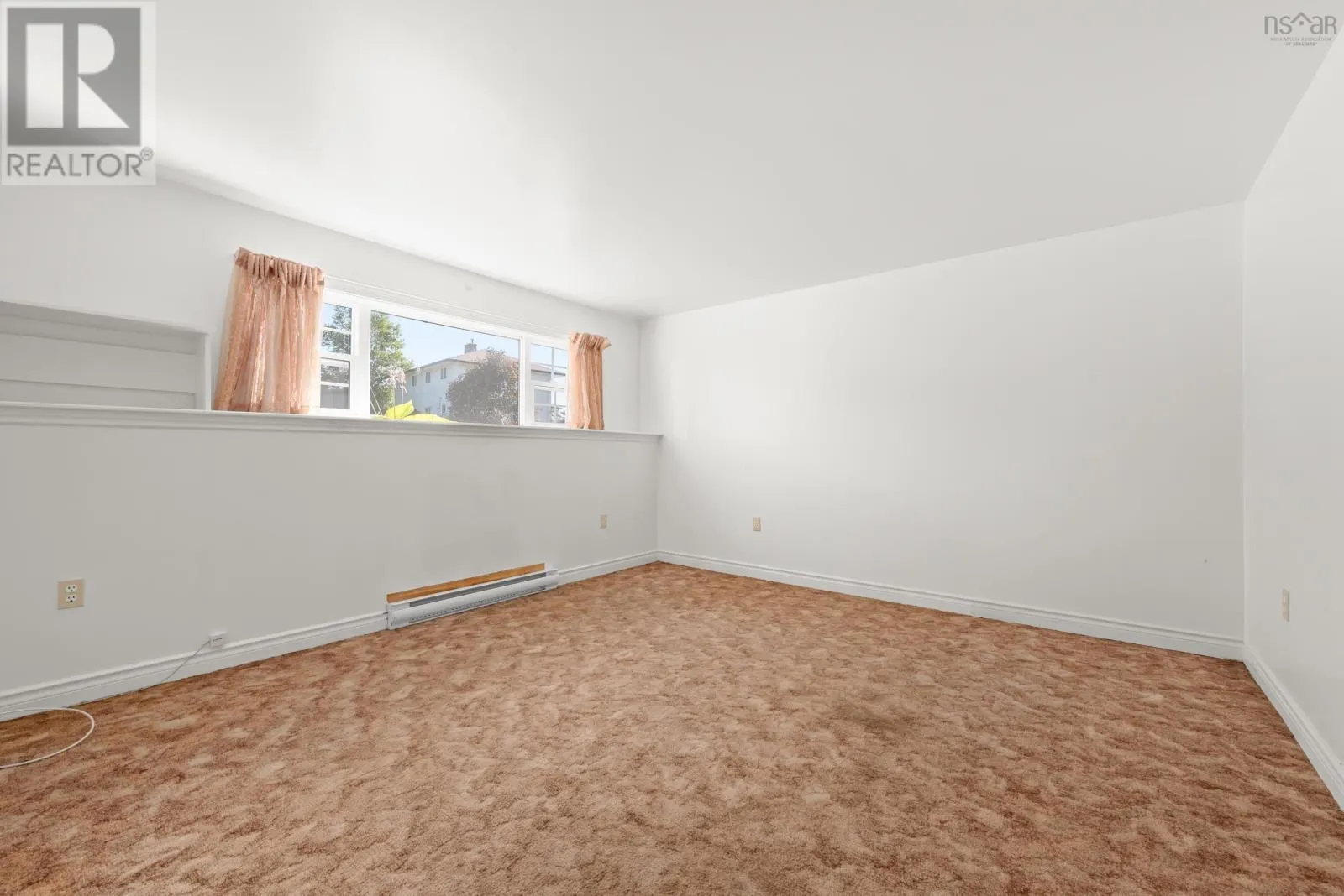 6 Venice Court