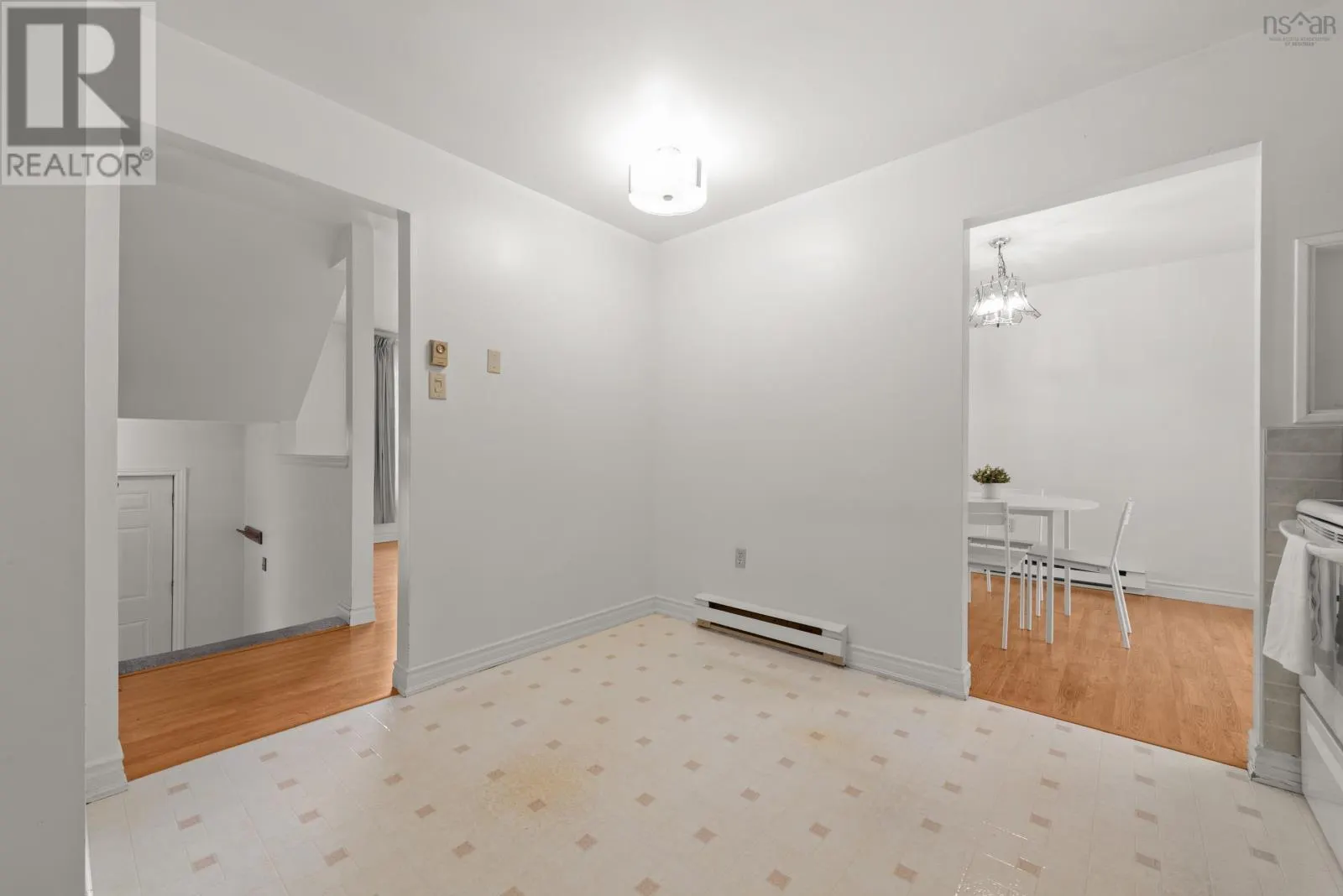 6 Venice Court