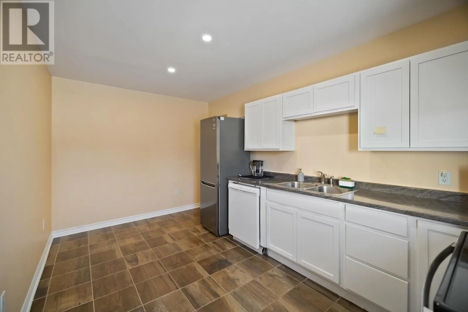 48 Picton Beete Crescent