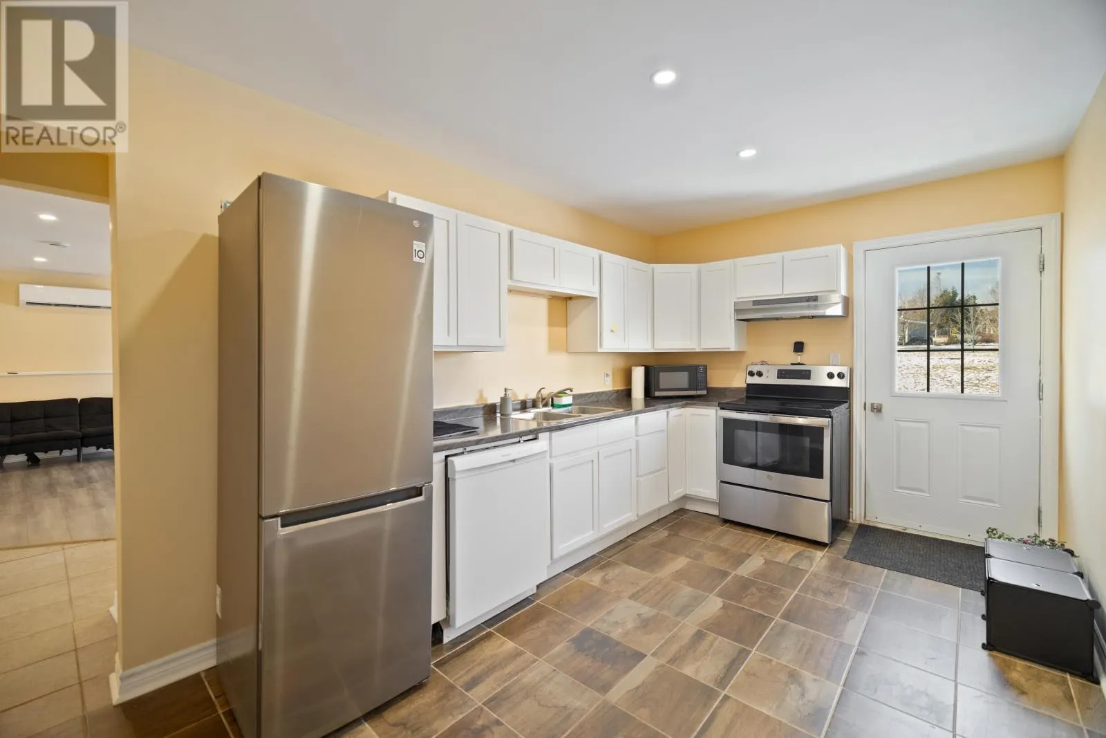 48 Picton Beete Crescent