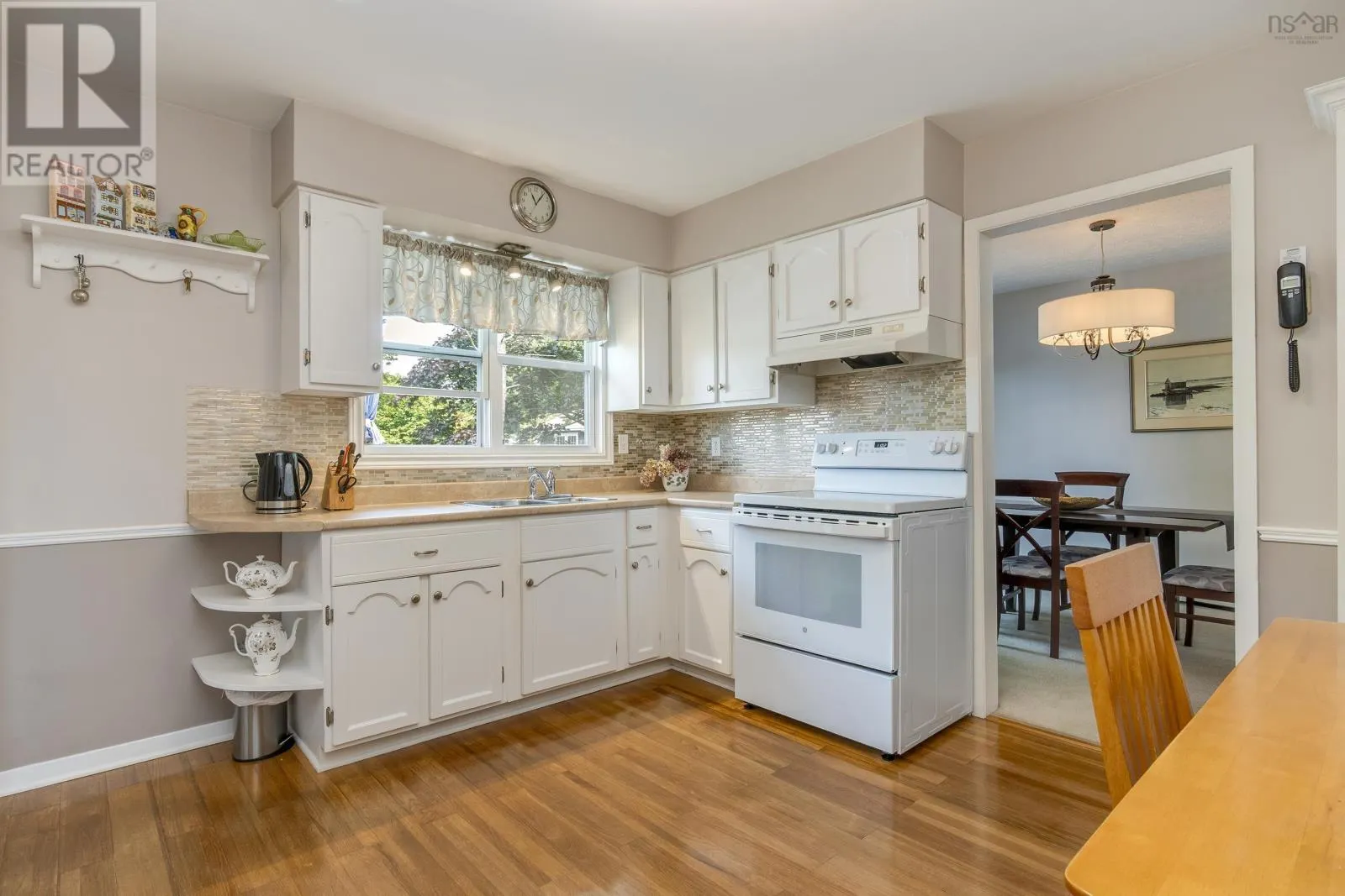 15 Landrace Crescent