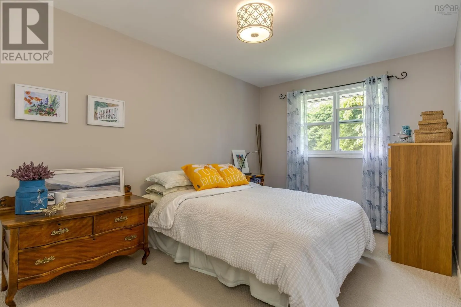 15 Landrace Crescent