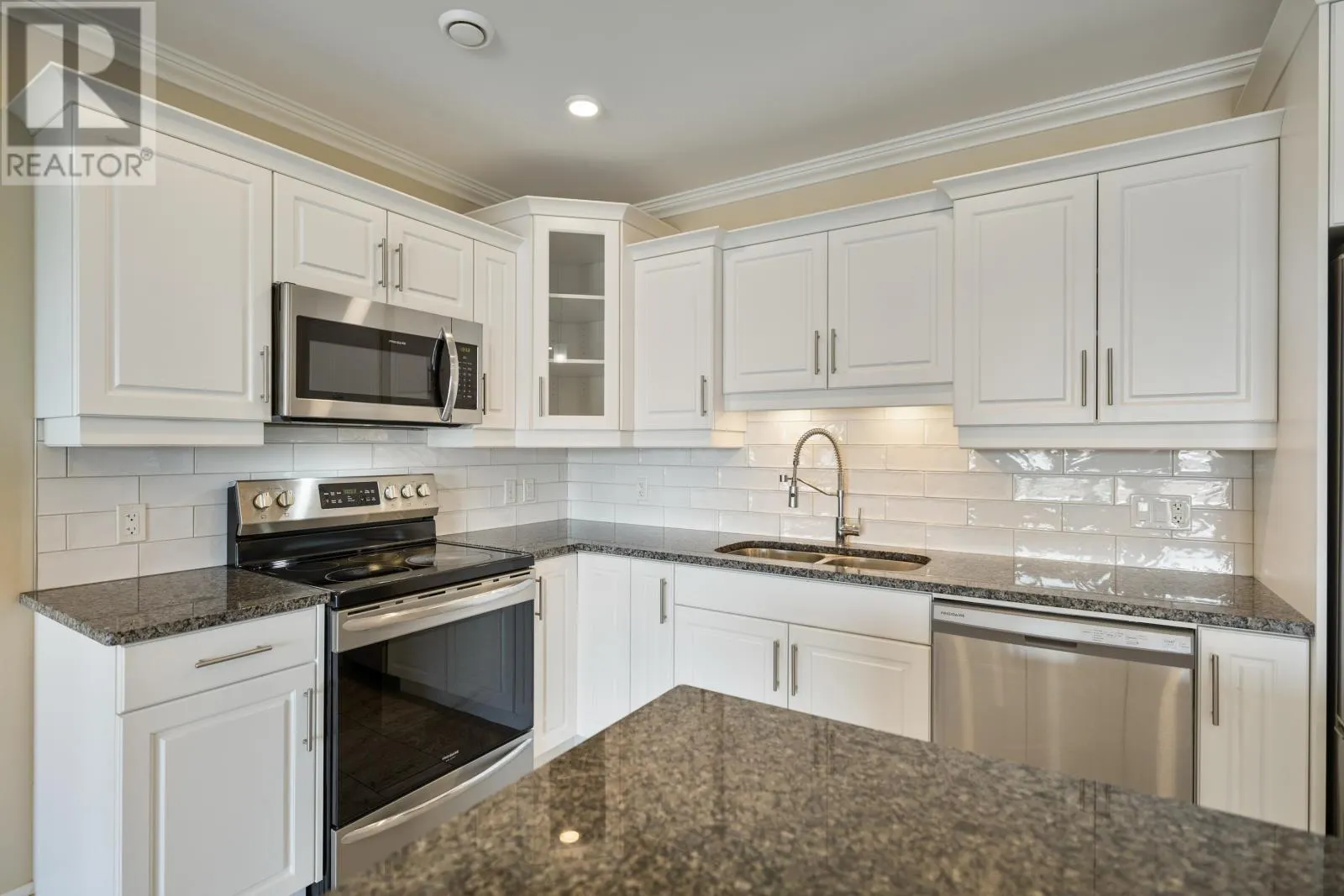 301 208 Shakespeare Drive