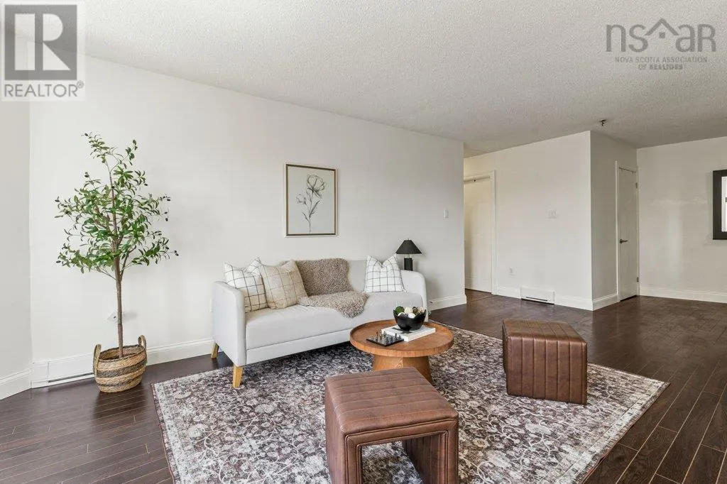 211 80 Spinnaker Drive