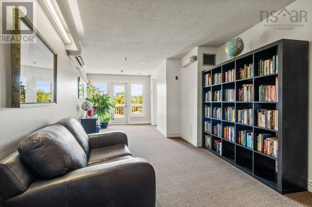 211 80 Spinnaker Drive