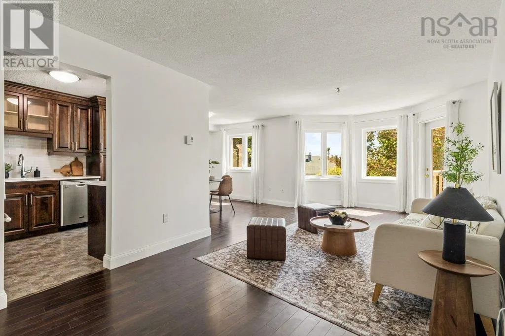 211 80 Spinnaker Drive