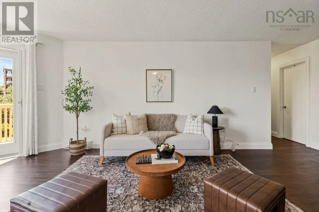 211 80 Spinnaker Drive