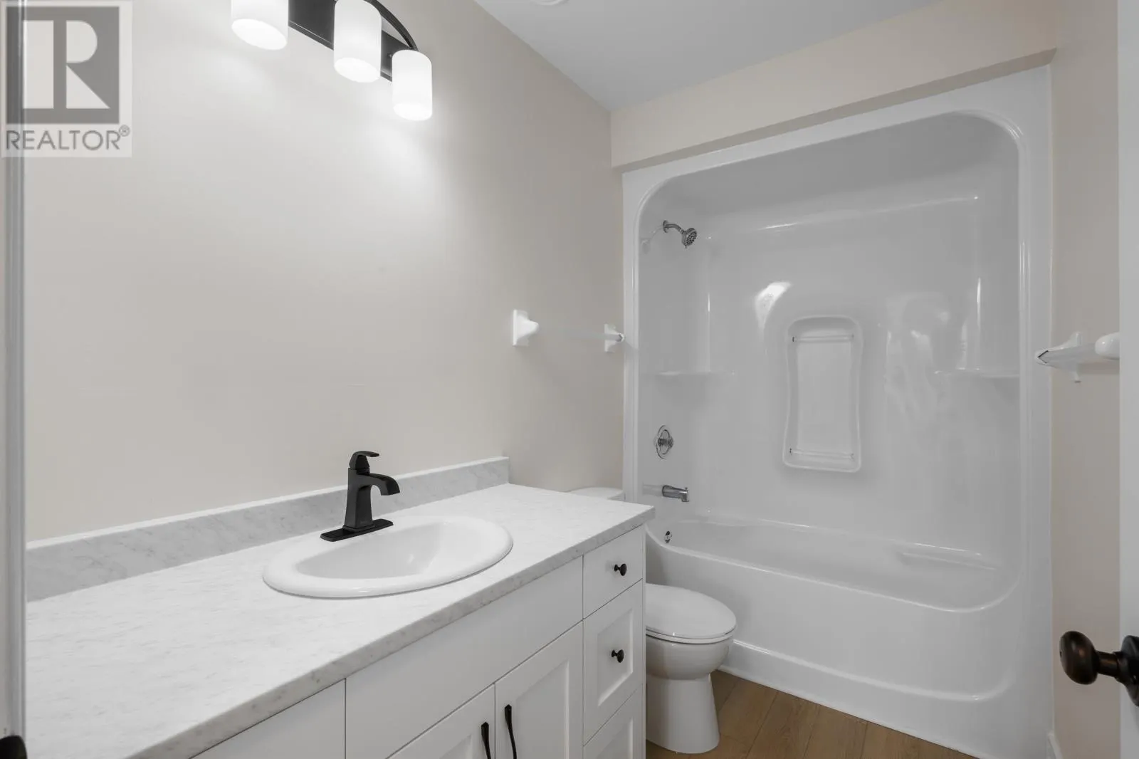 11 22 Waterview Heights
