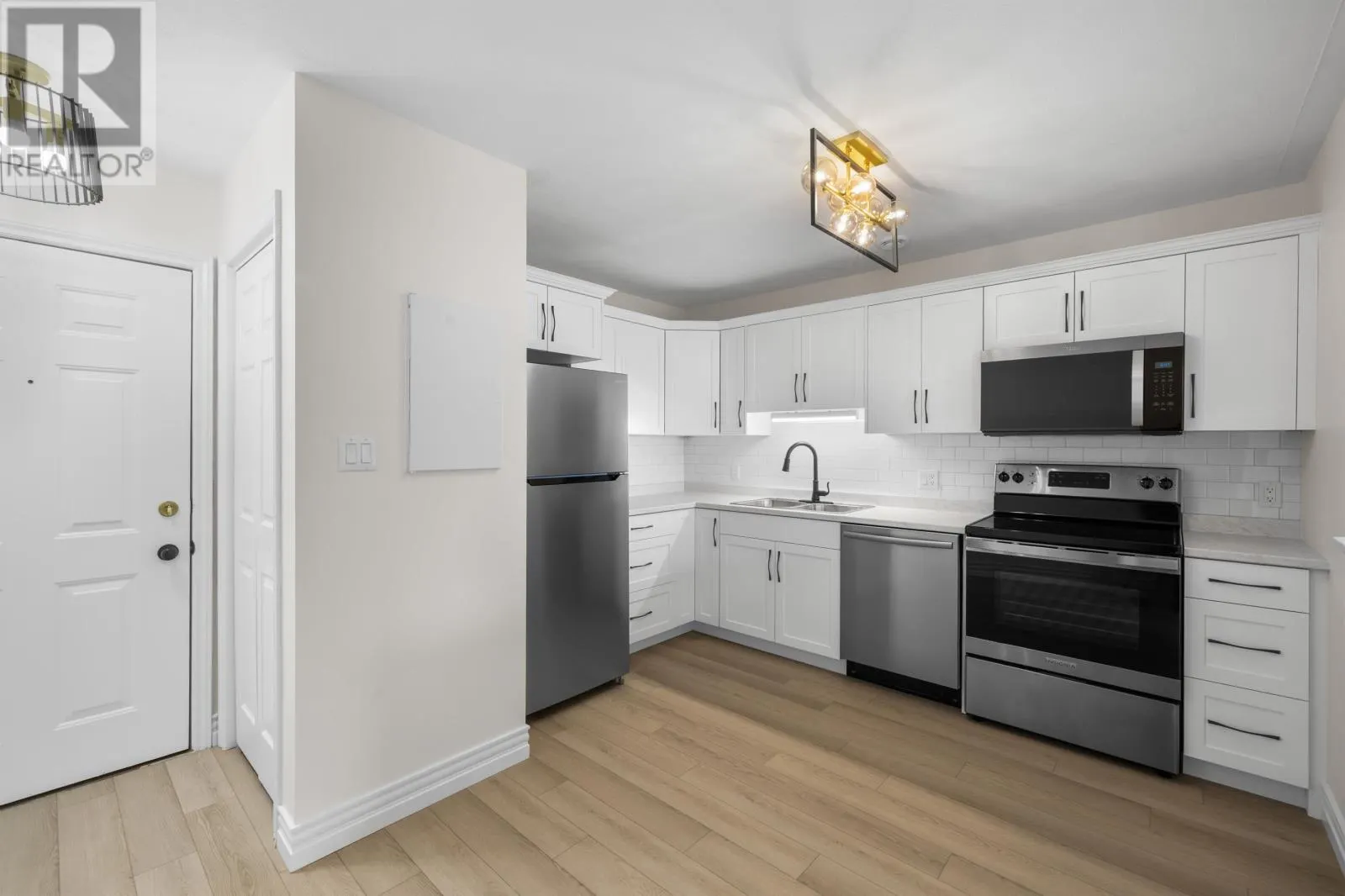 11 22 Waterview Heights