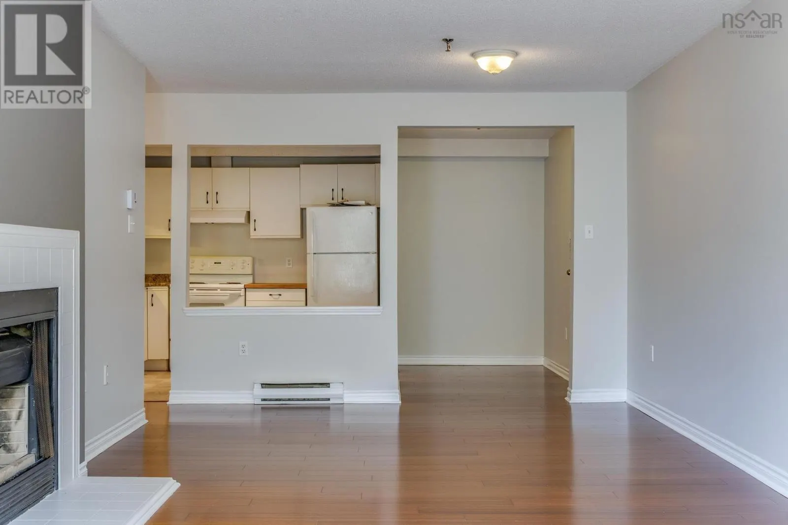 301 80 Spinnaker Drive