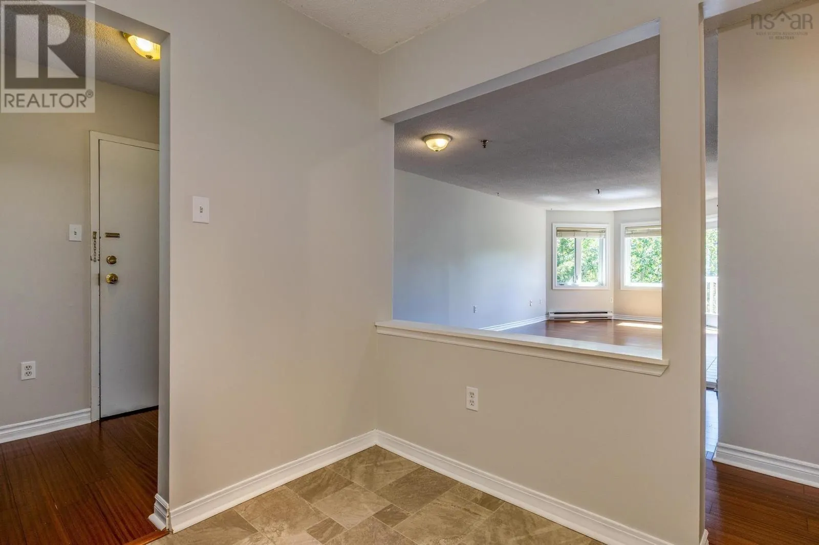 301 80 Spinnaker Drive