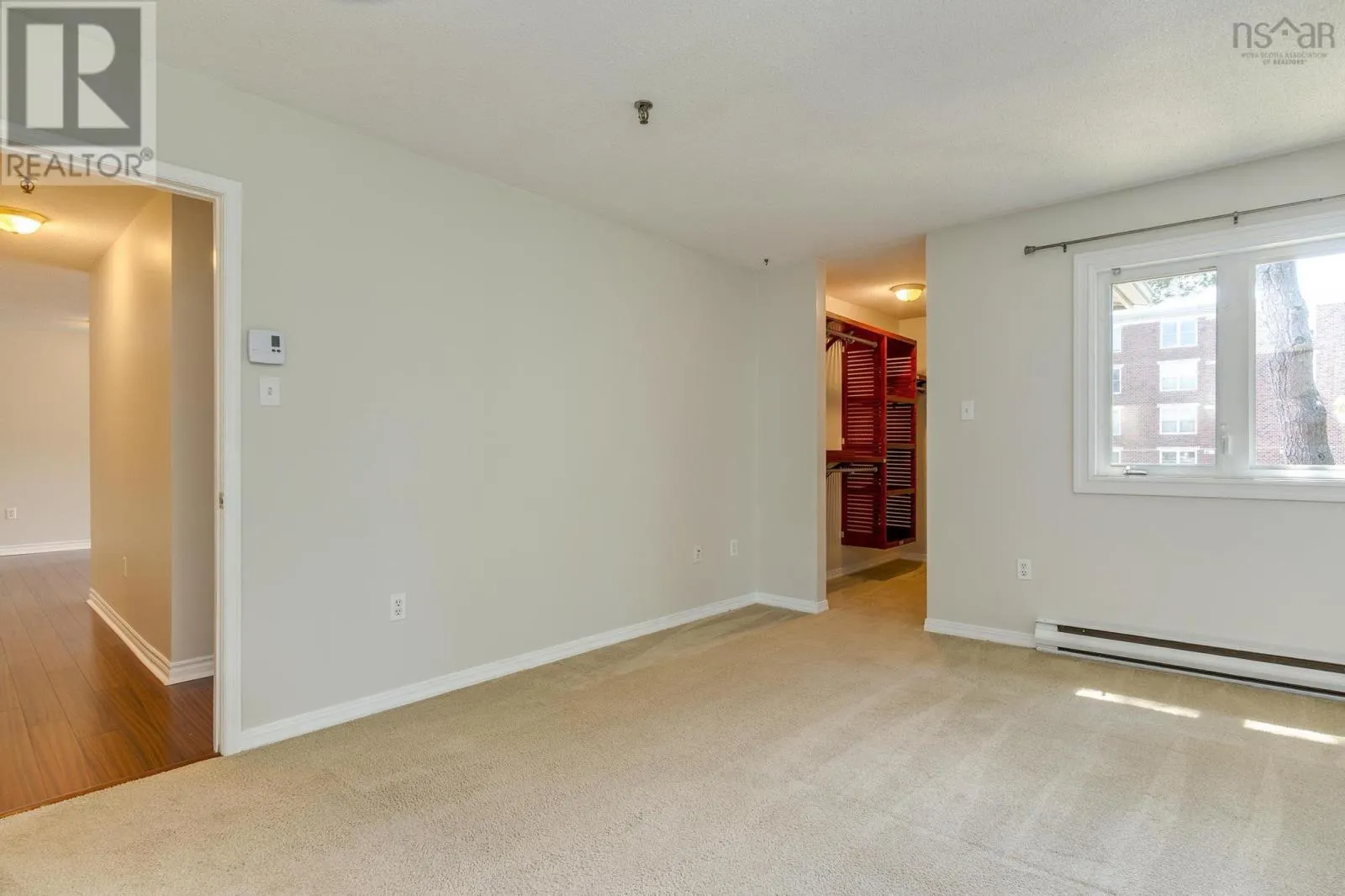 301 80 Spinnaker Drive