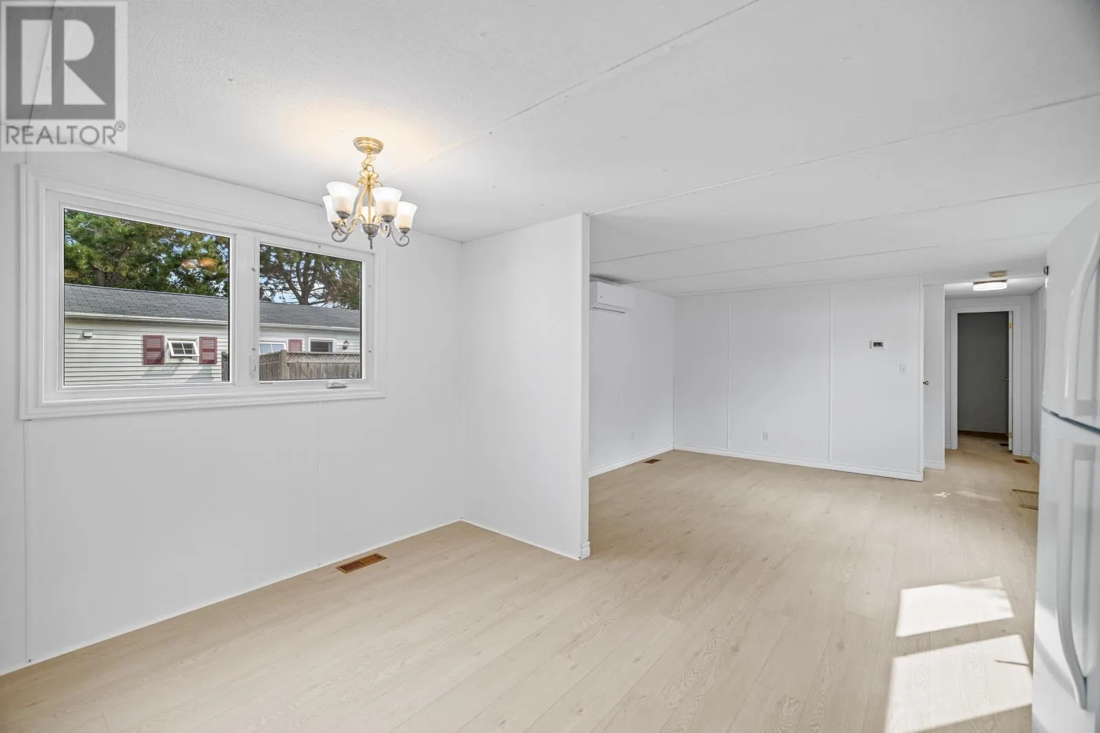 6 Spinnaker Crescent