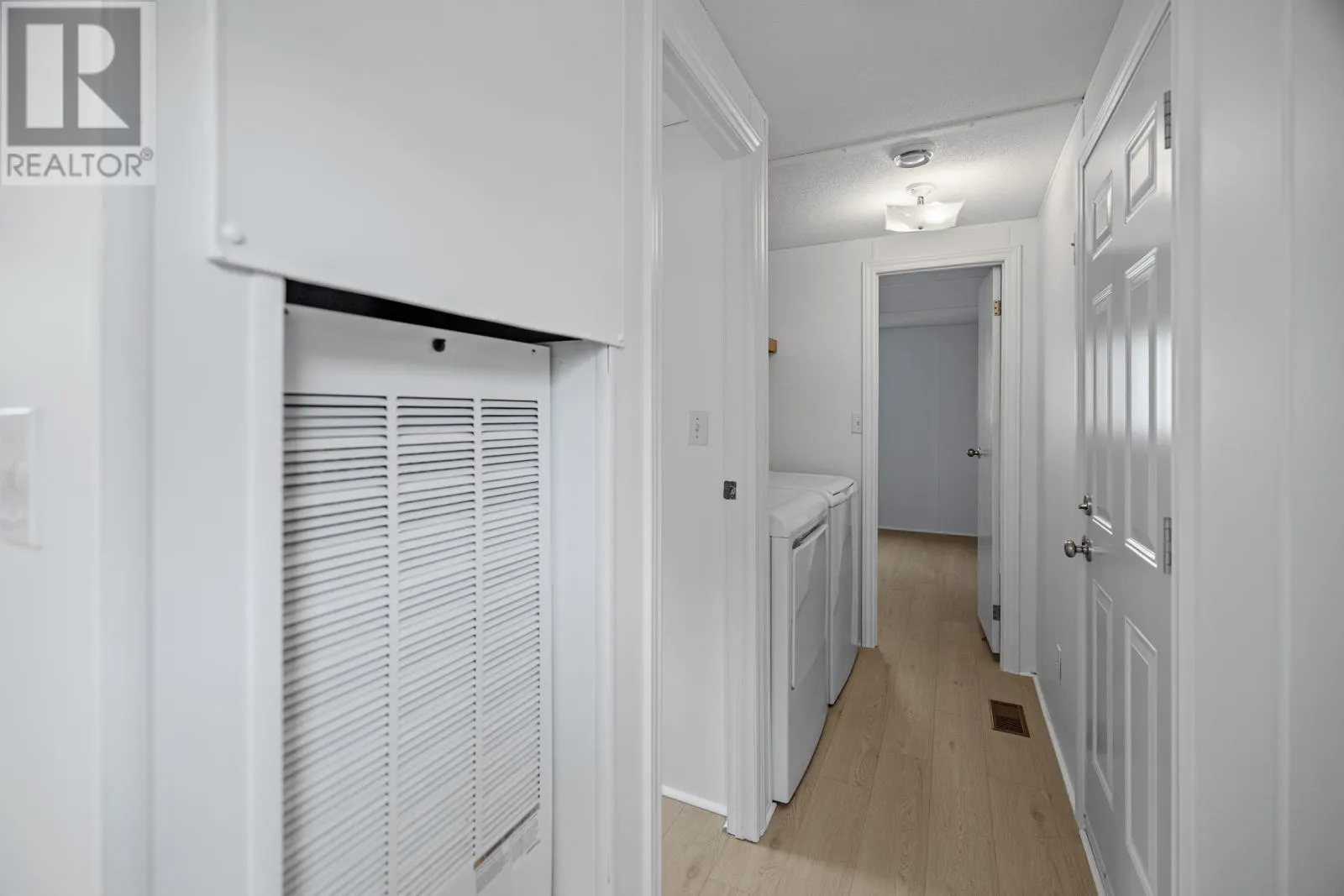 6 Spinnaker Crescent