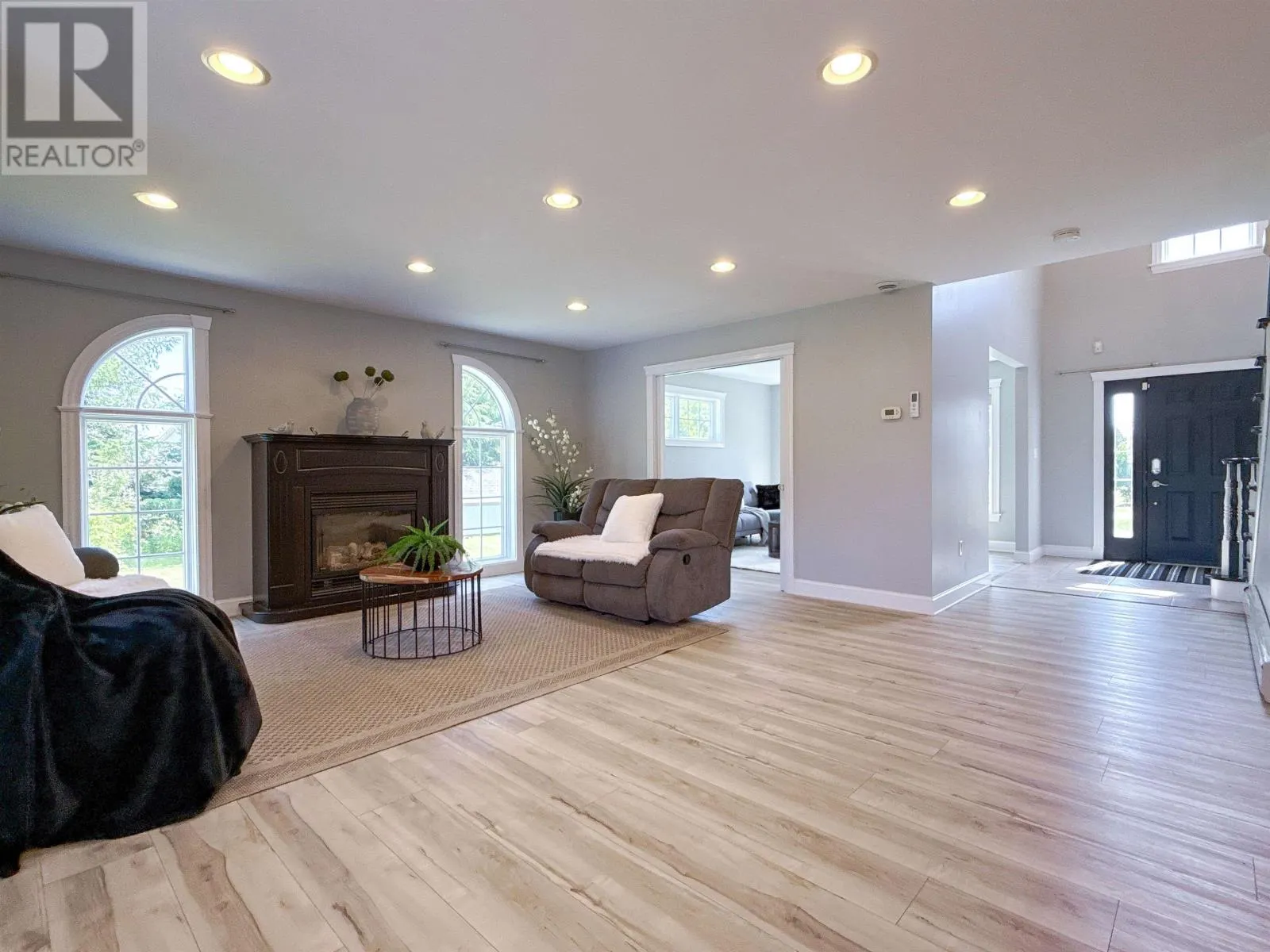 14 Royalty Road