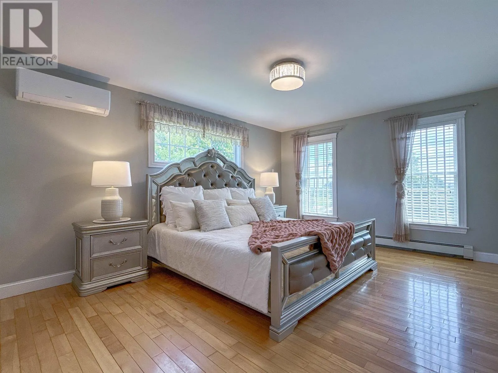 14 Royalty Road