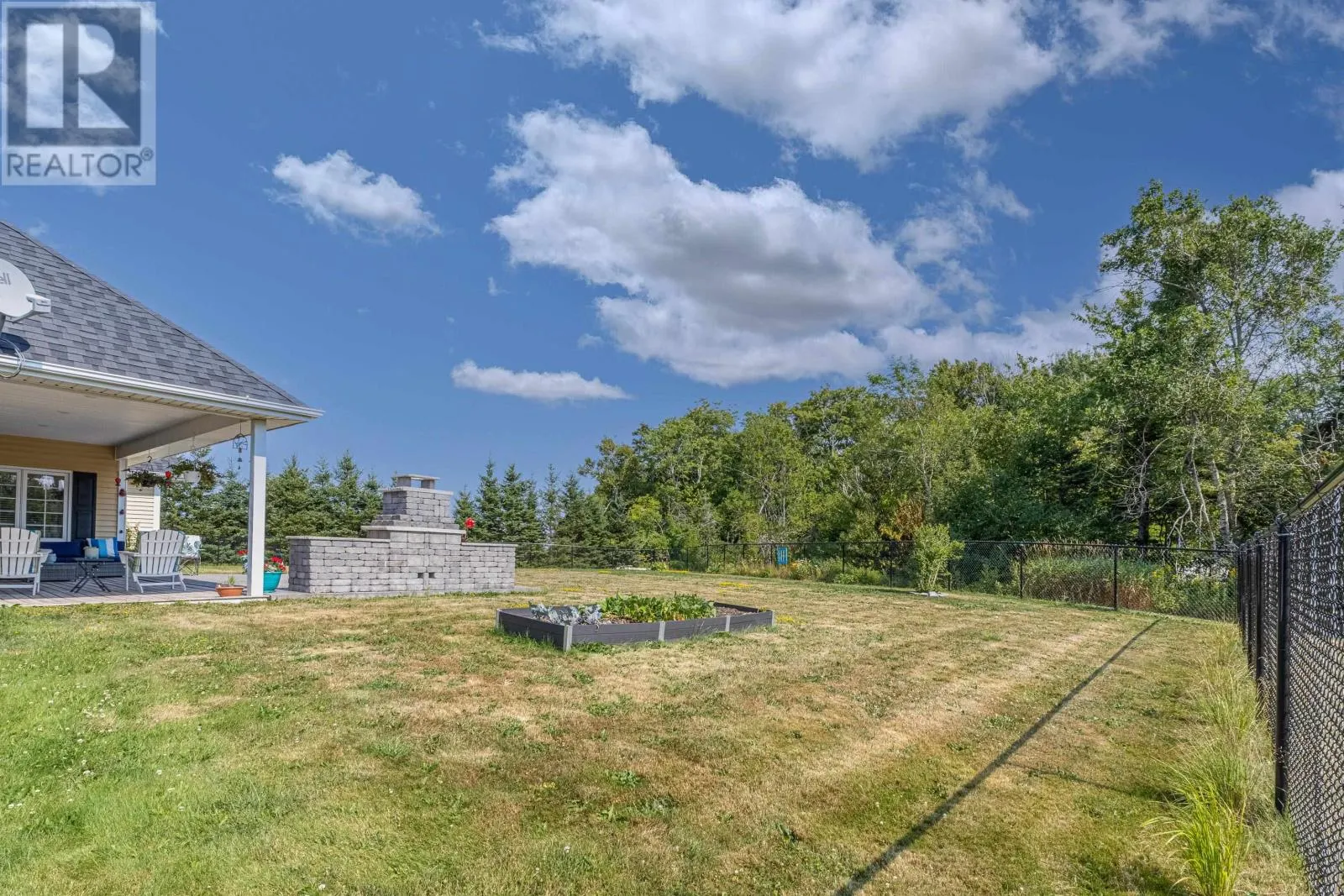 815 KENTYRE Road