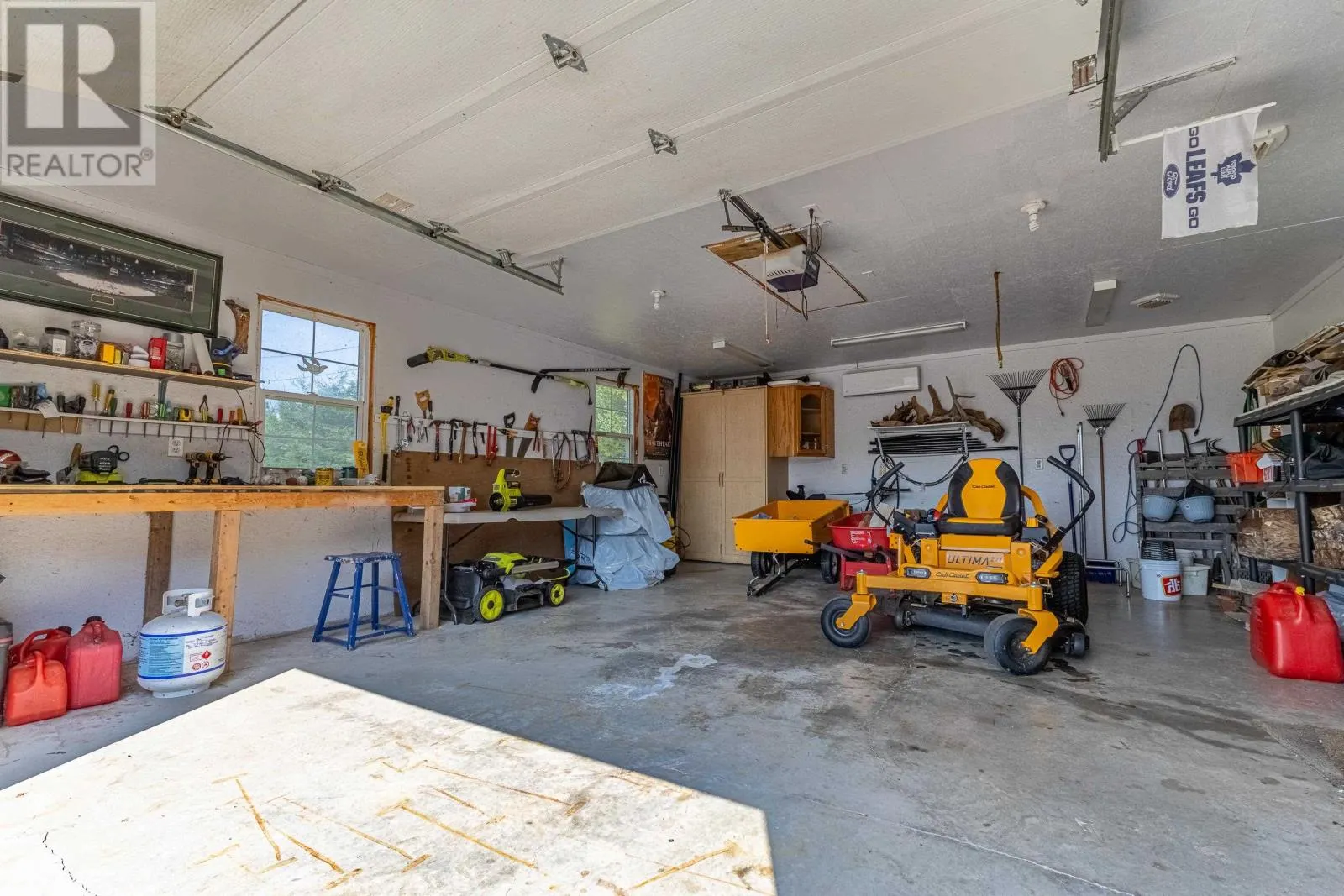 815 KENTYRE Road