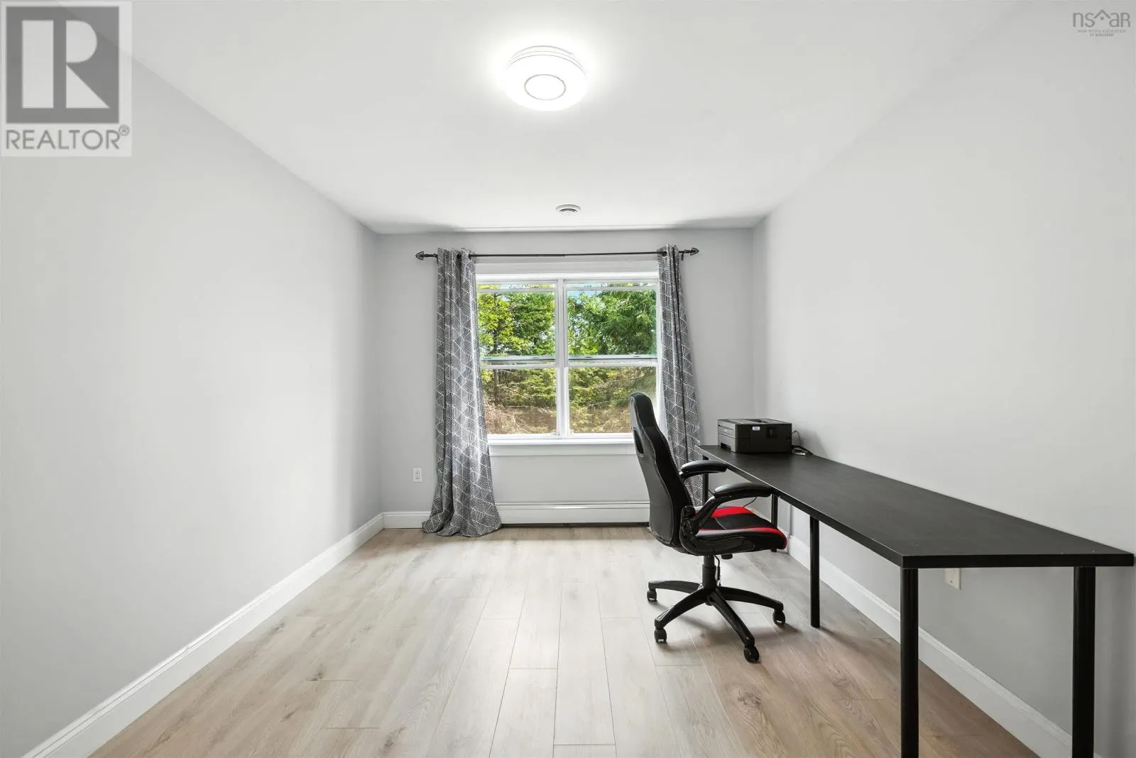 30 Oxer Close