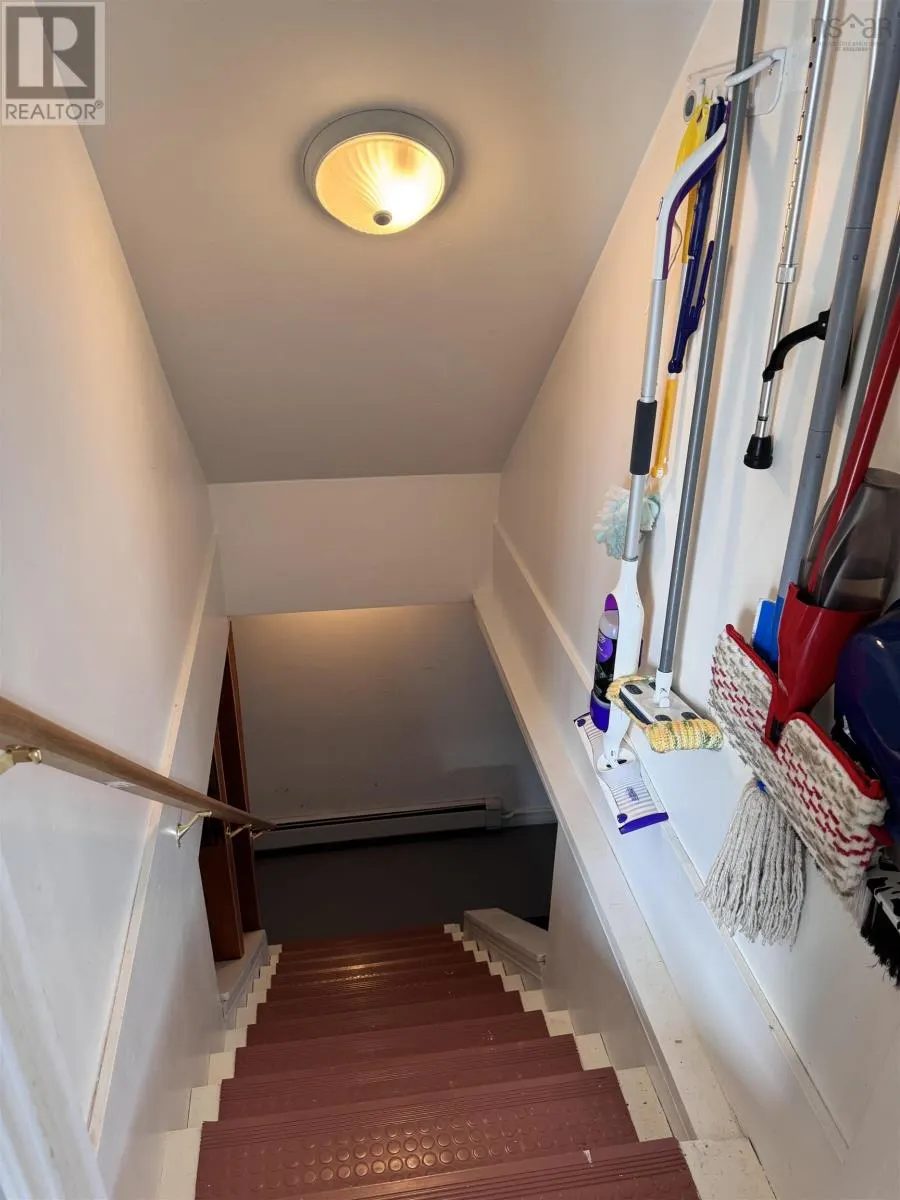 25 Roost Street