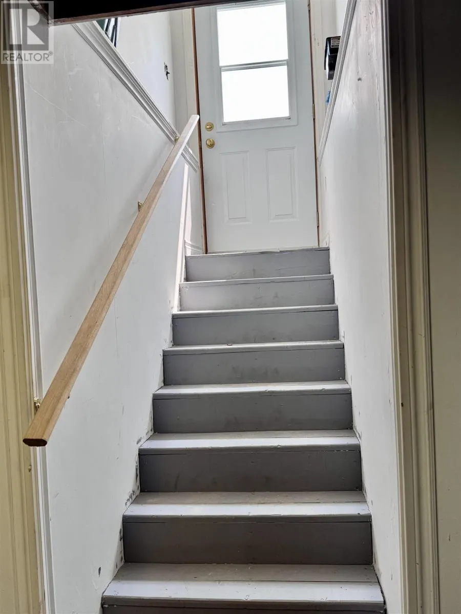 25 Roost Street