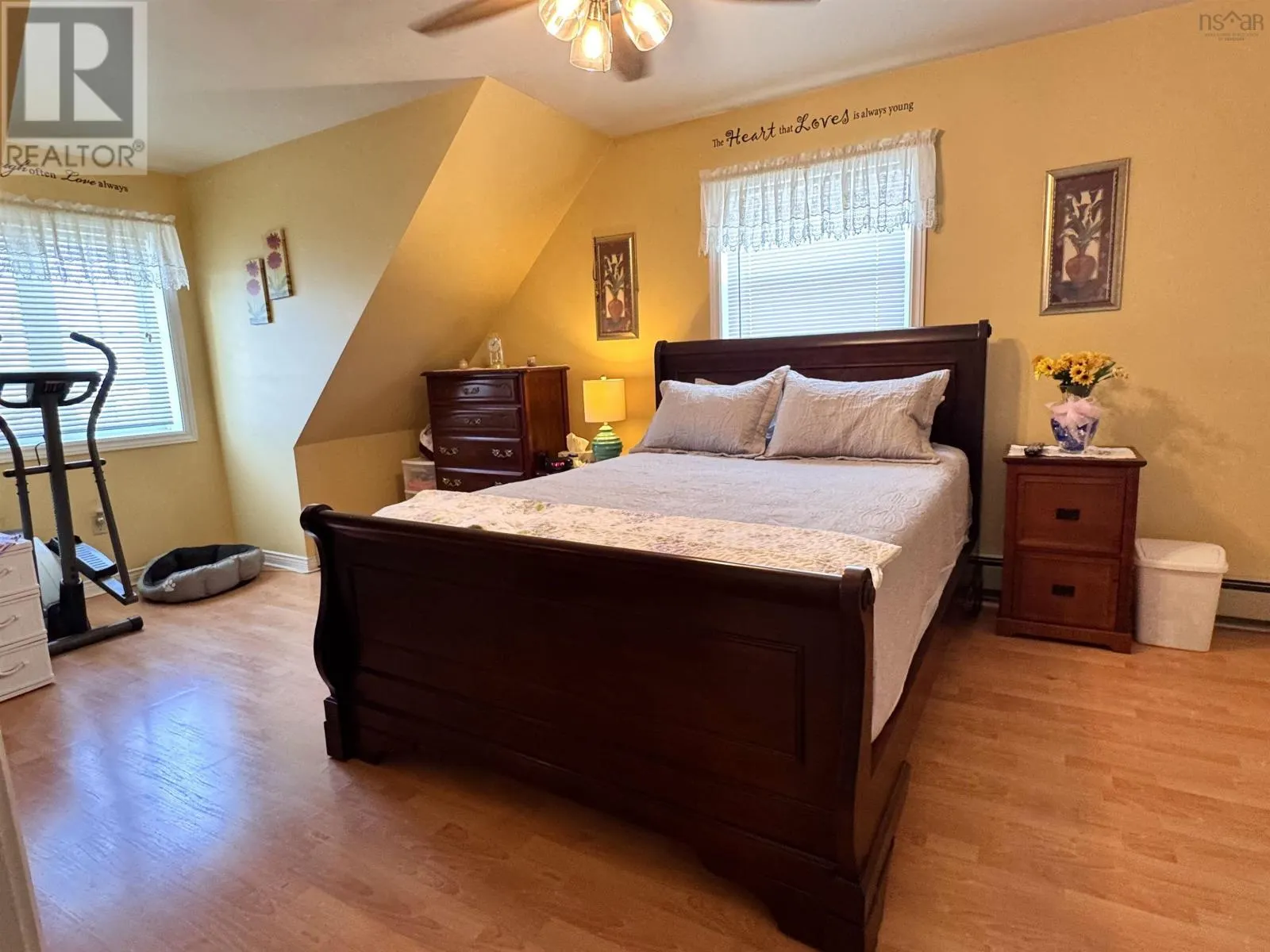 25 Roost Street