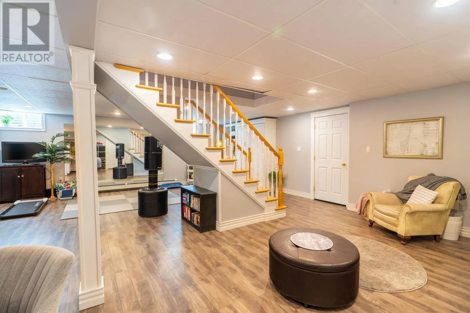 67 WARBURTON Drive